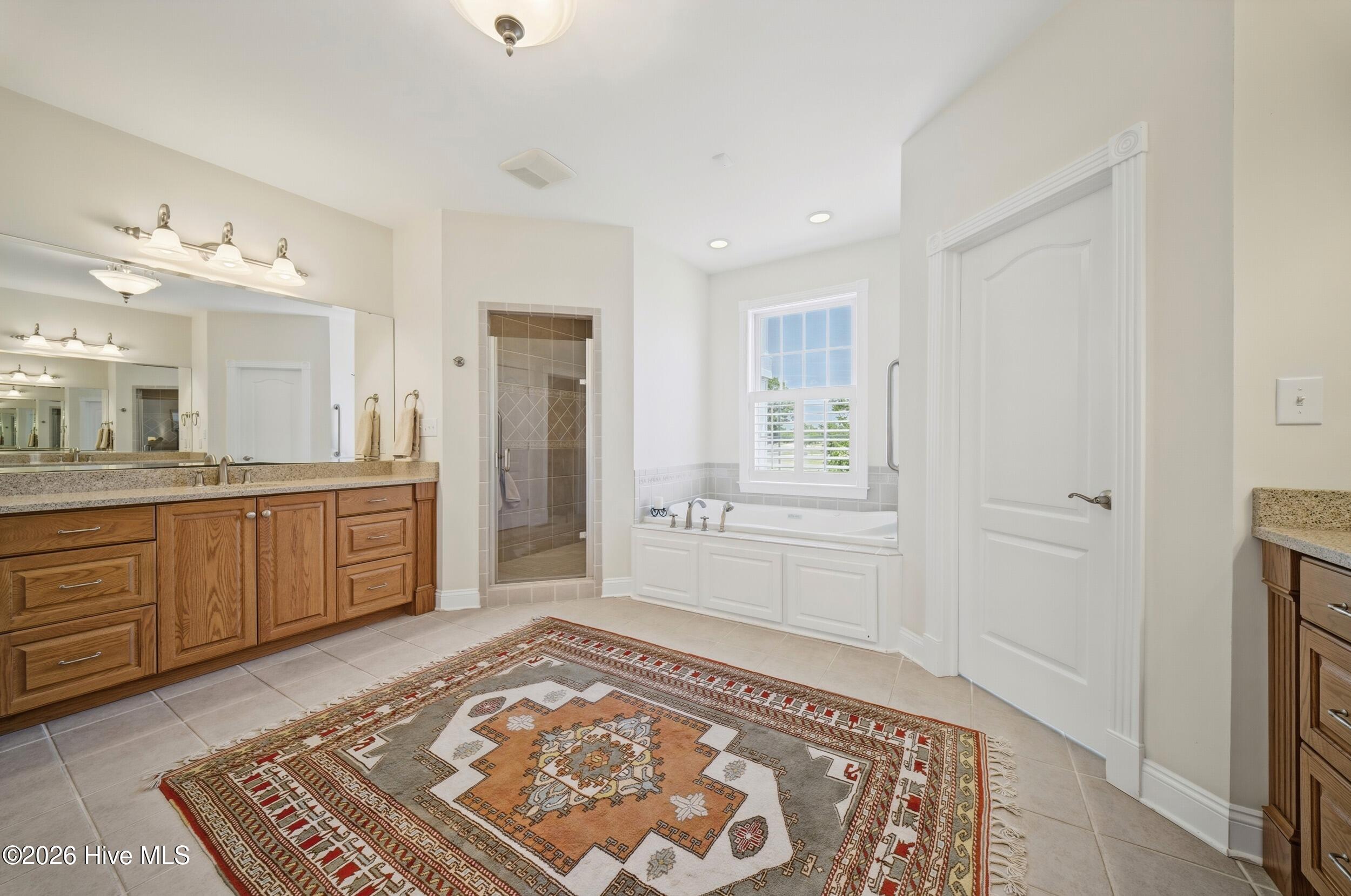 124 Queensview Court Property Photo 22