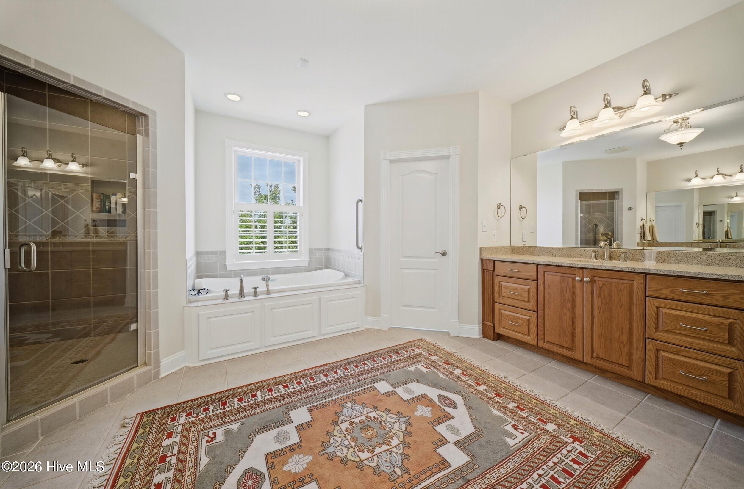 124 Queensview Court Property Photo 23