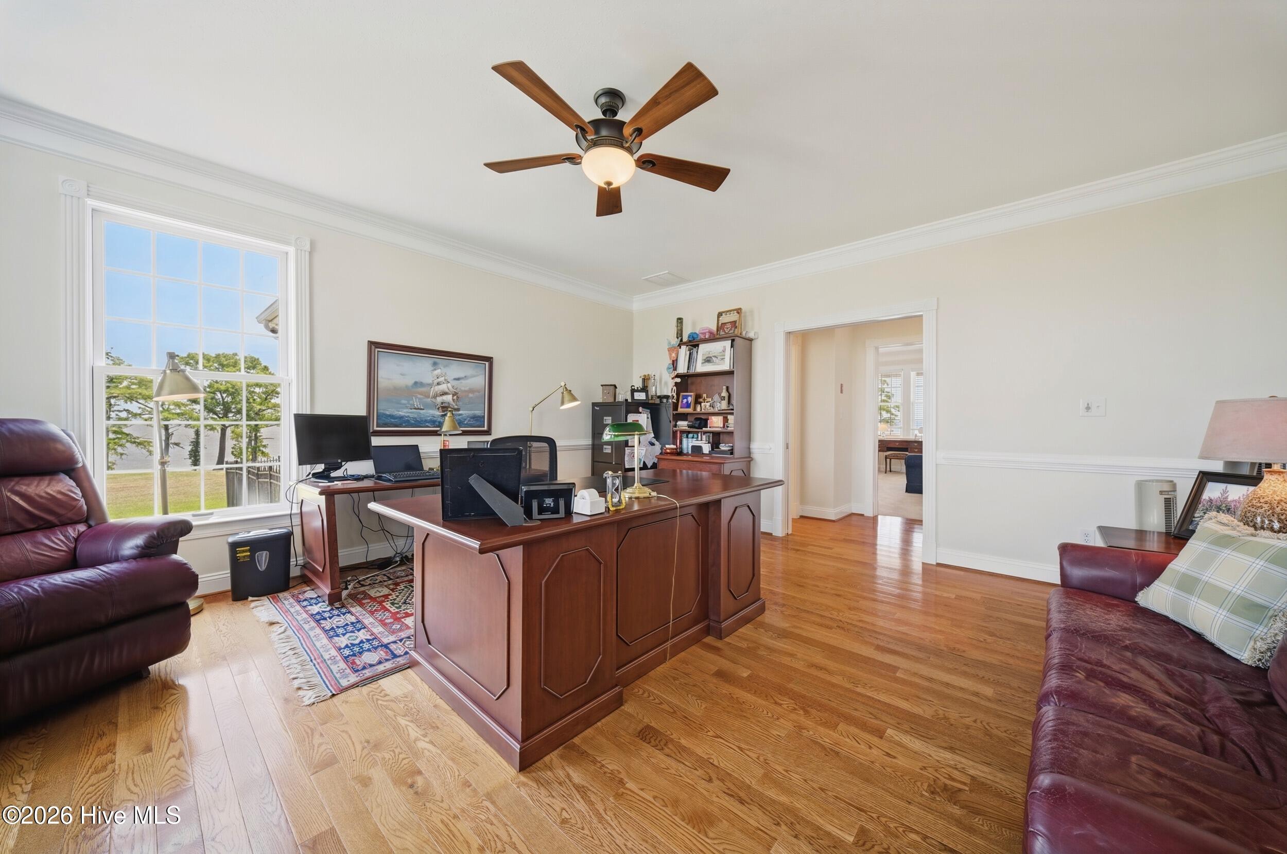 124 Queensview Court Property Photo 26