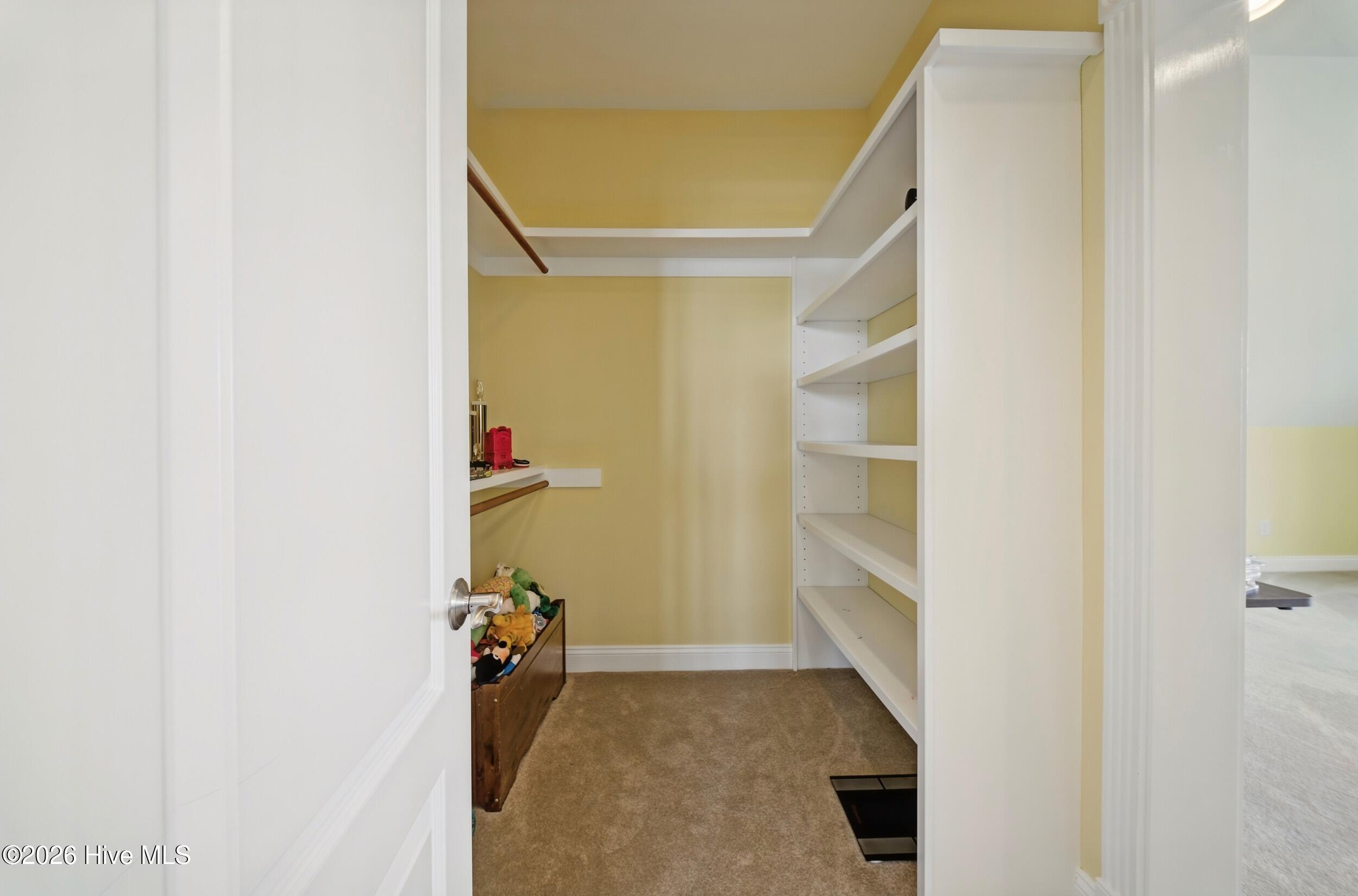 124 Queensview Court Property Photo 33