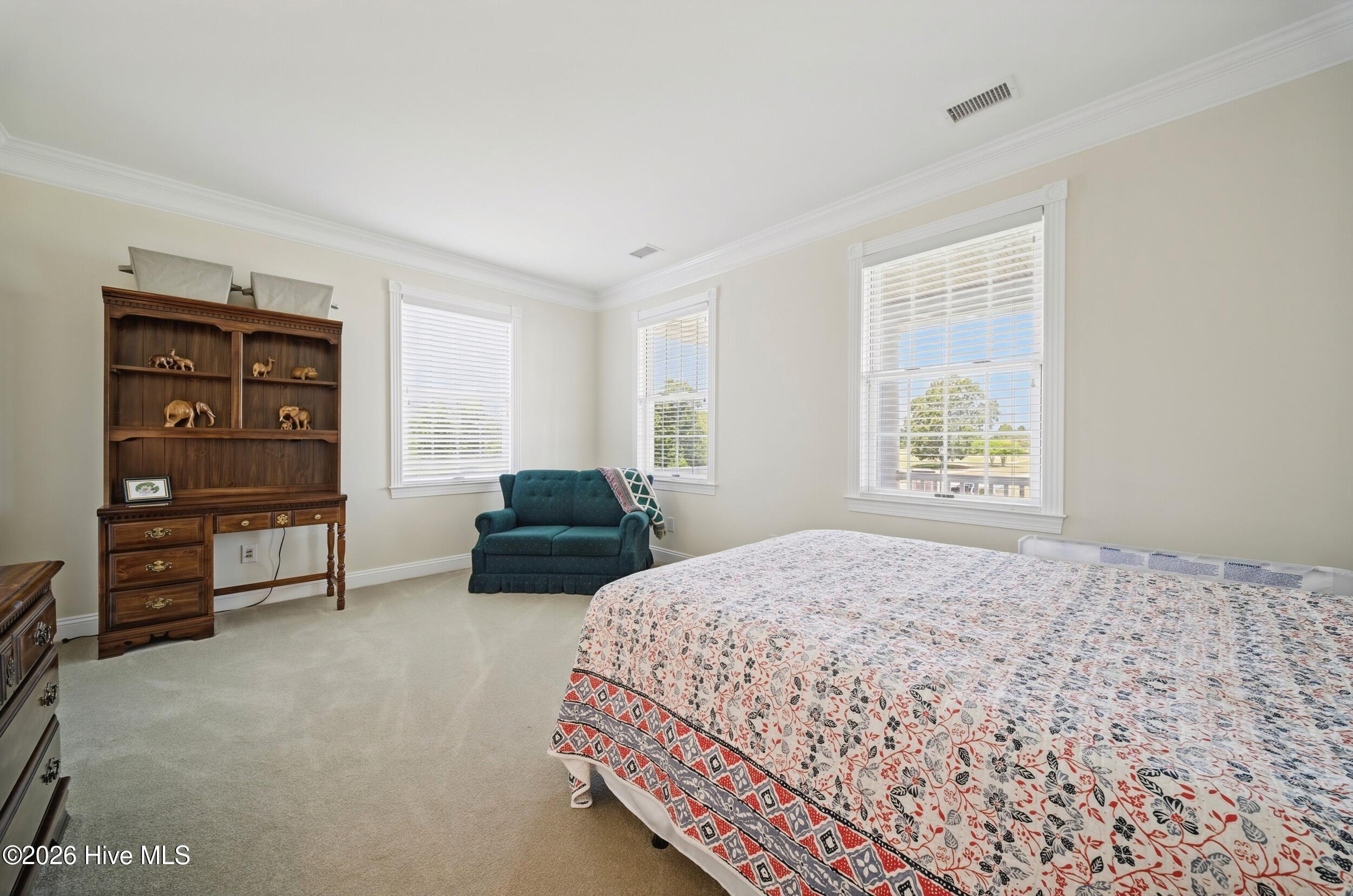 124 Queensview Court Property Photo 36