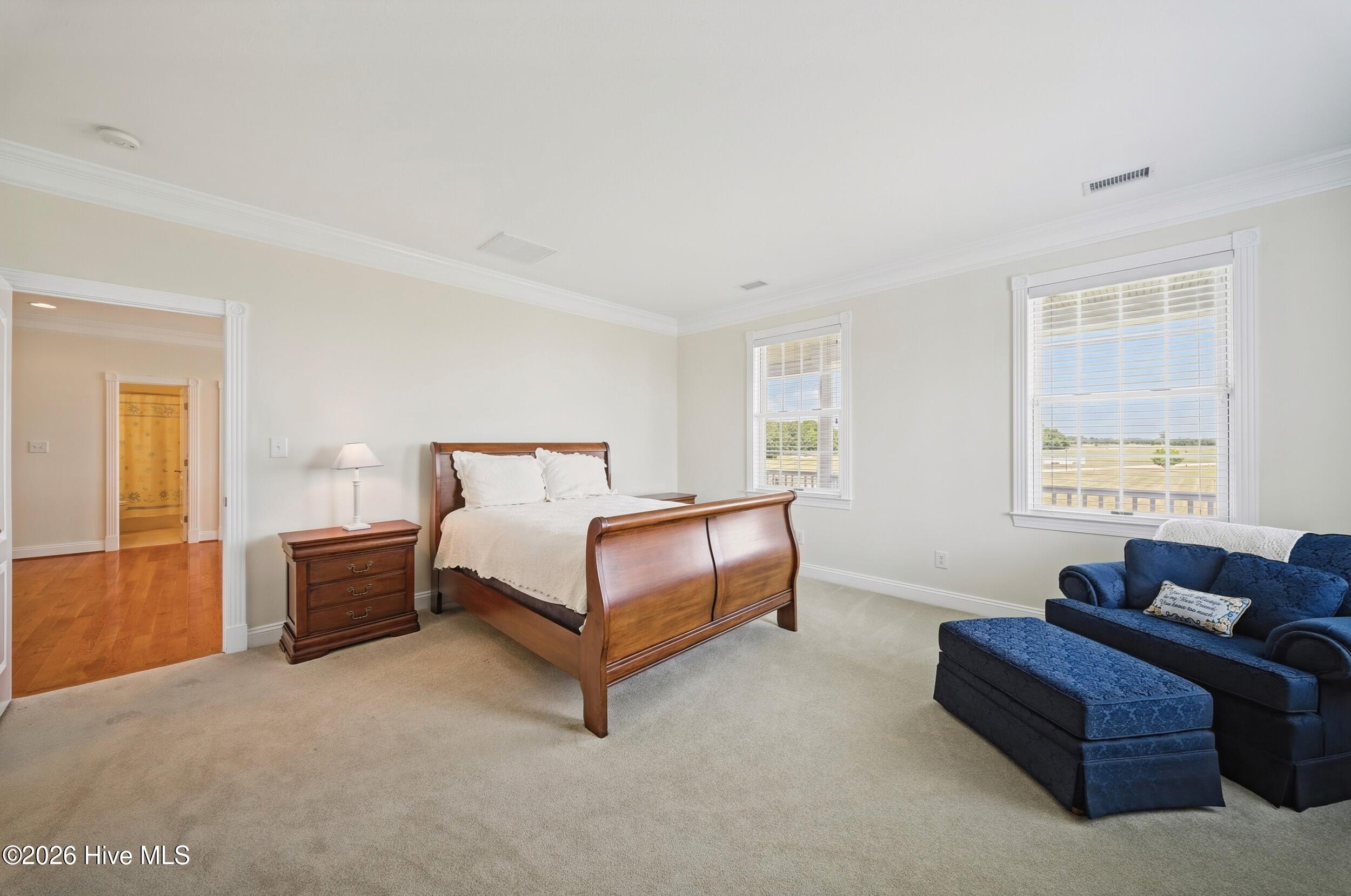 124 Queensview Court Property Photo 37