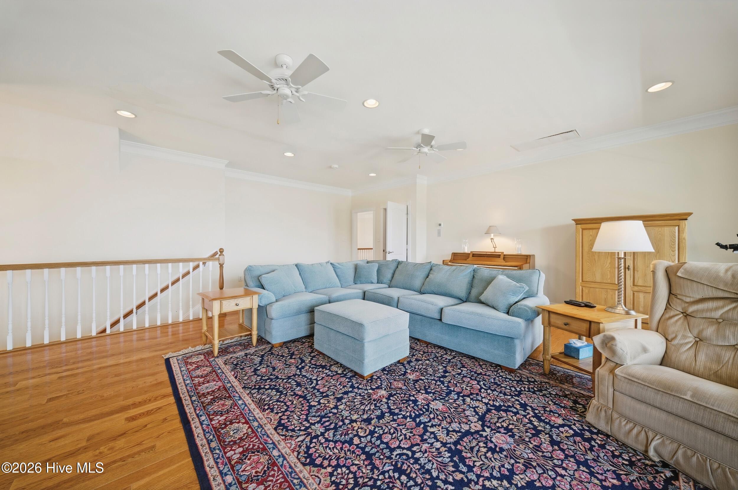 124 Queensview Court Property Photo 43