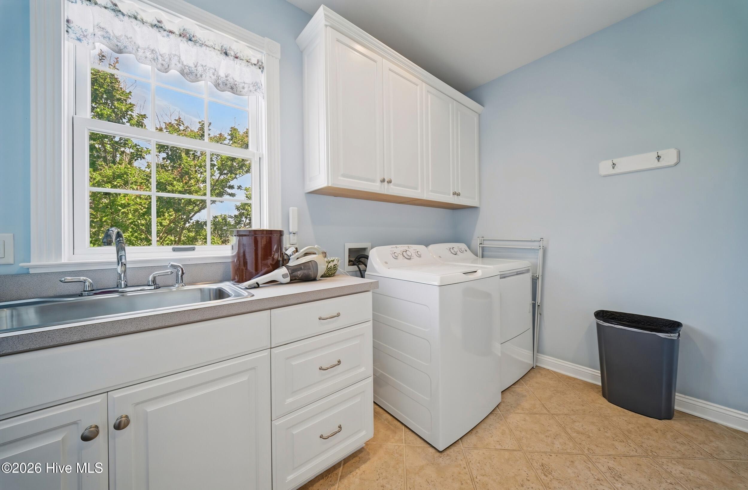124 Queensview Court Property Photo 45