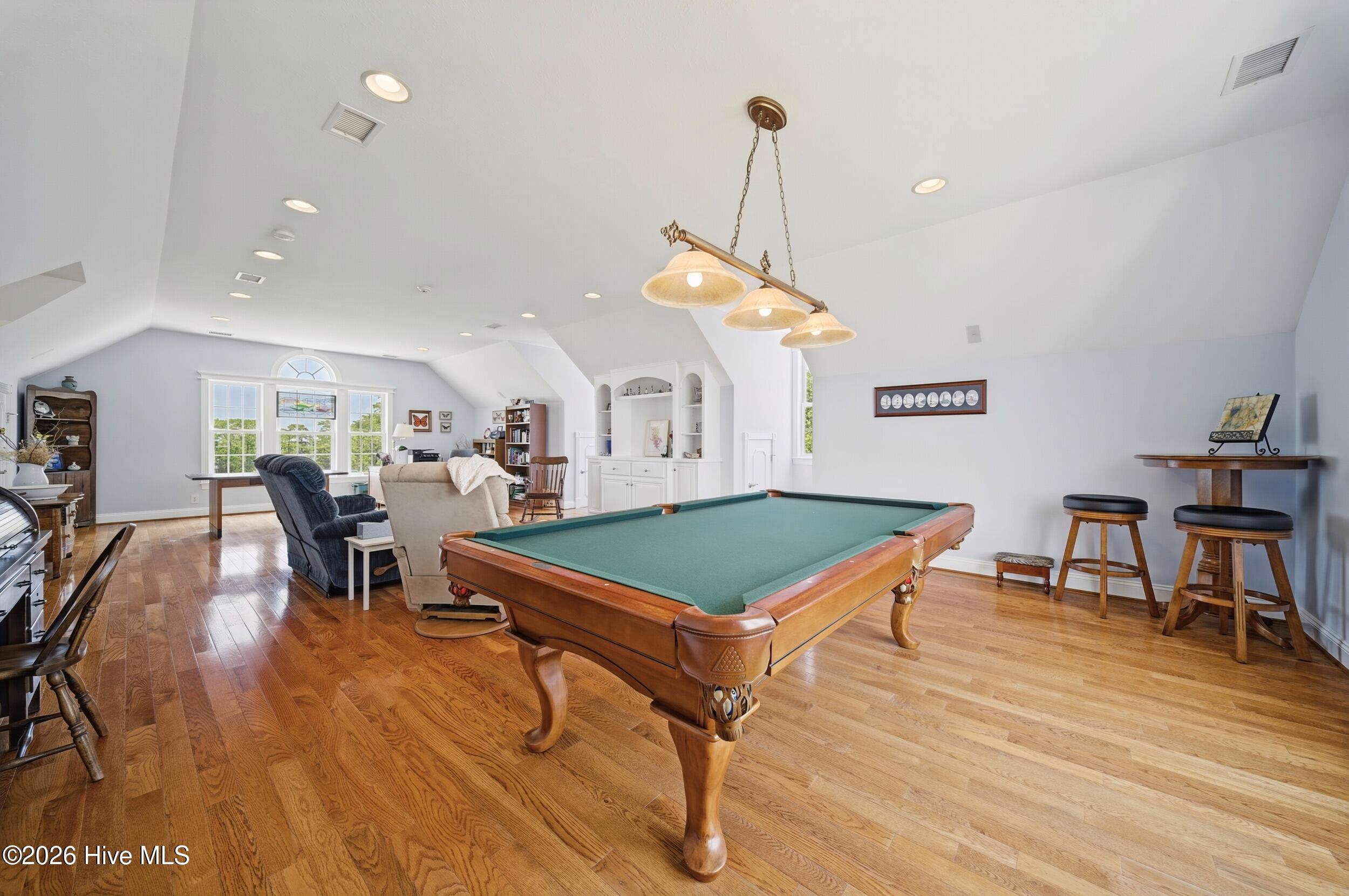 124 Queensview Court Property Photo 48