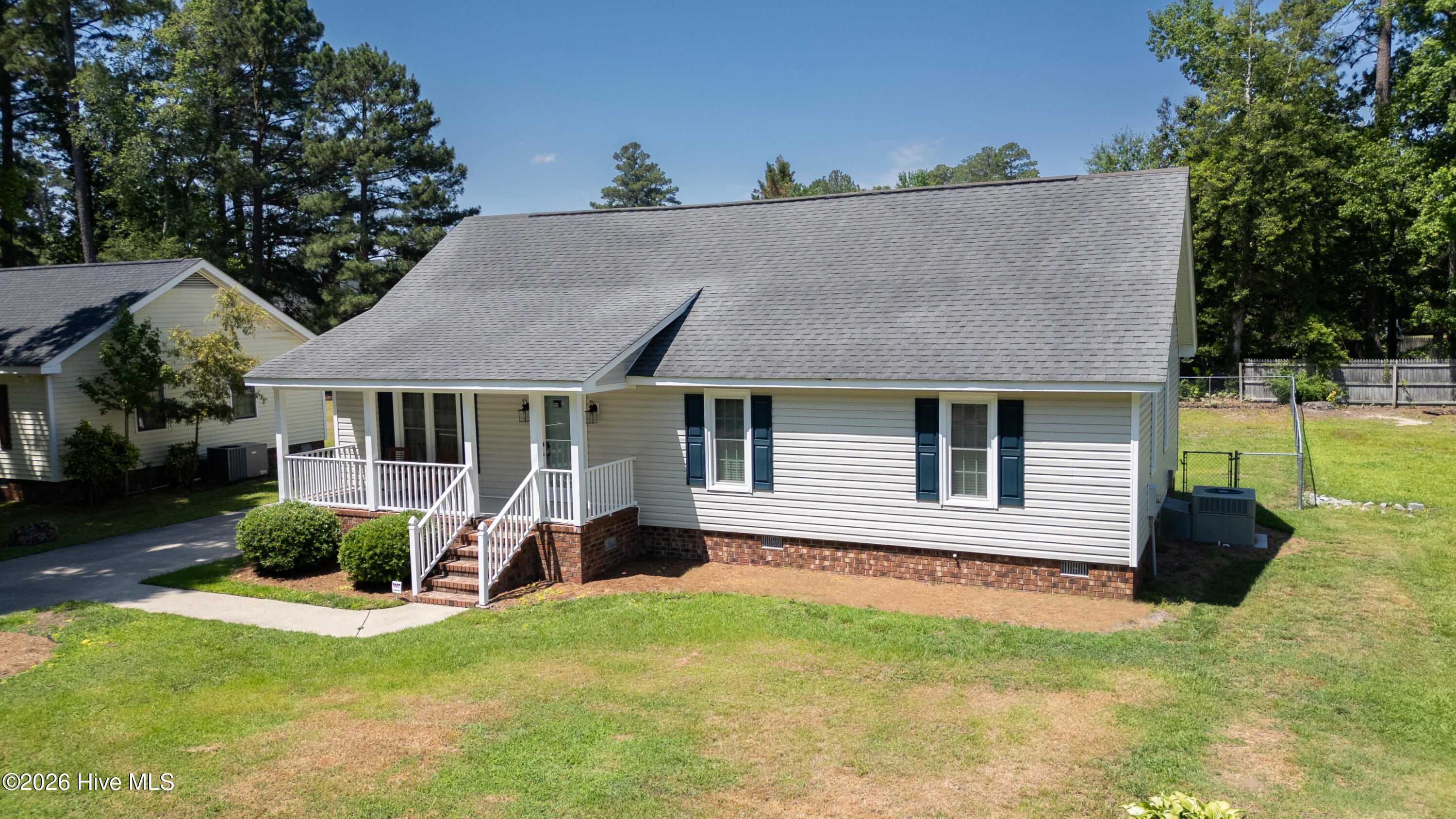1124 Beechwood Drive Property Photo 3