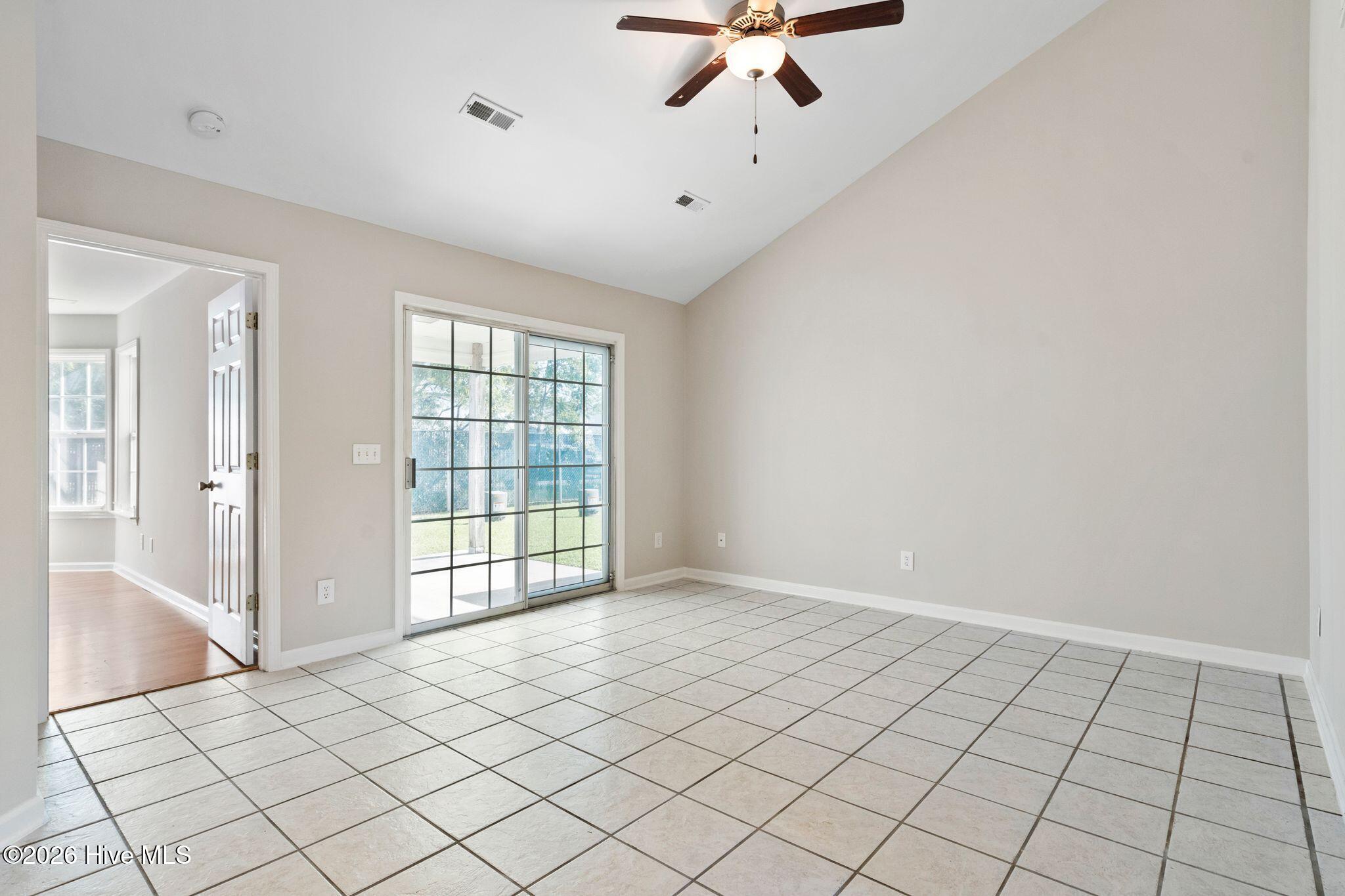 3011 Lauren Place Drive Apt 106 Property Photo 20