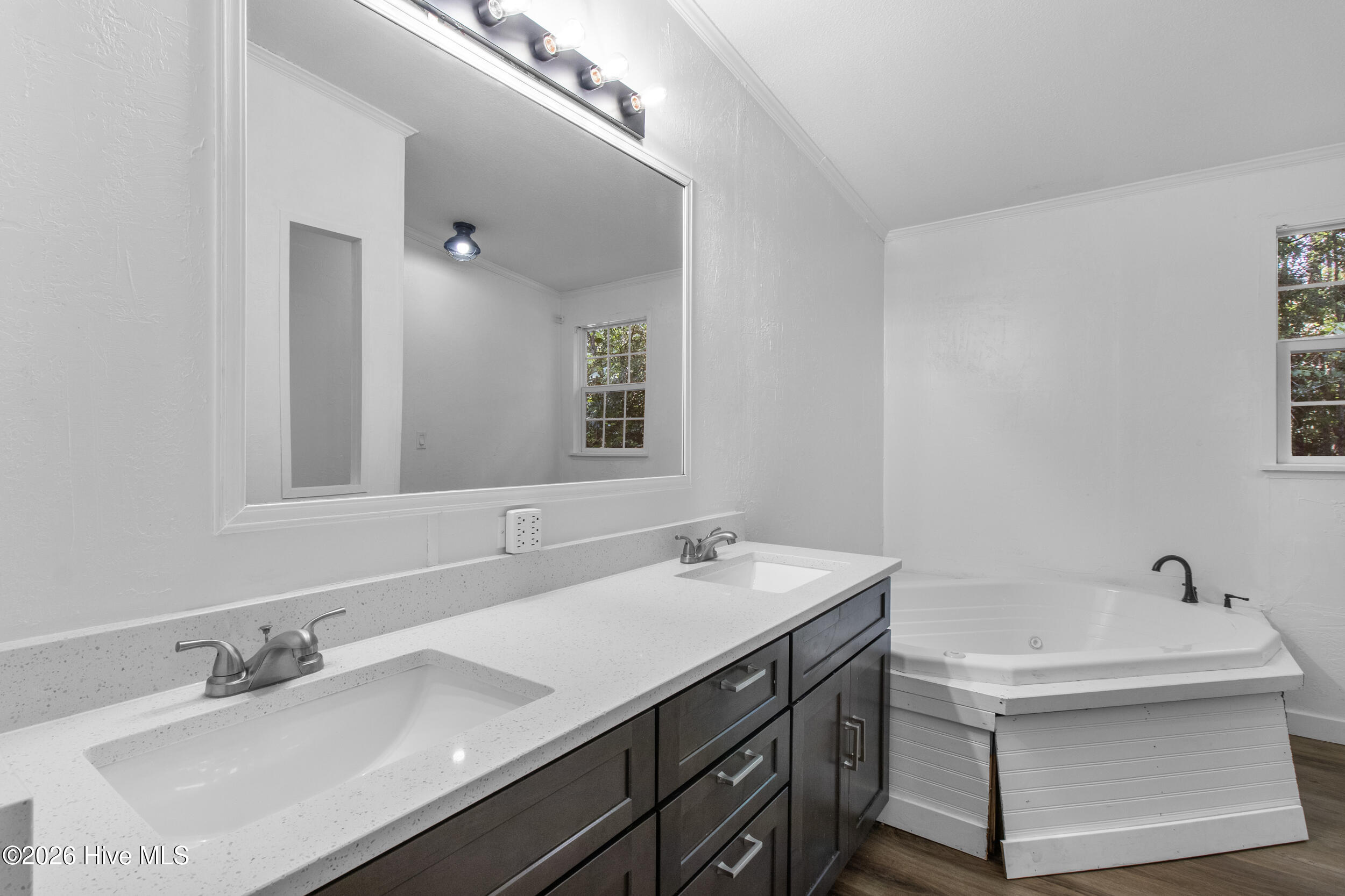 180 Quails Cove Property Photo 33
