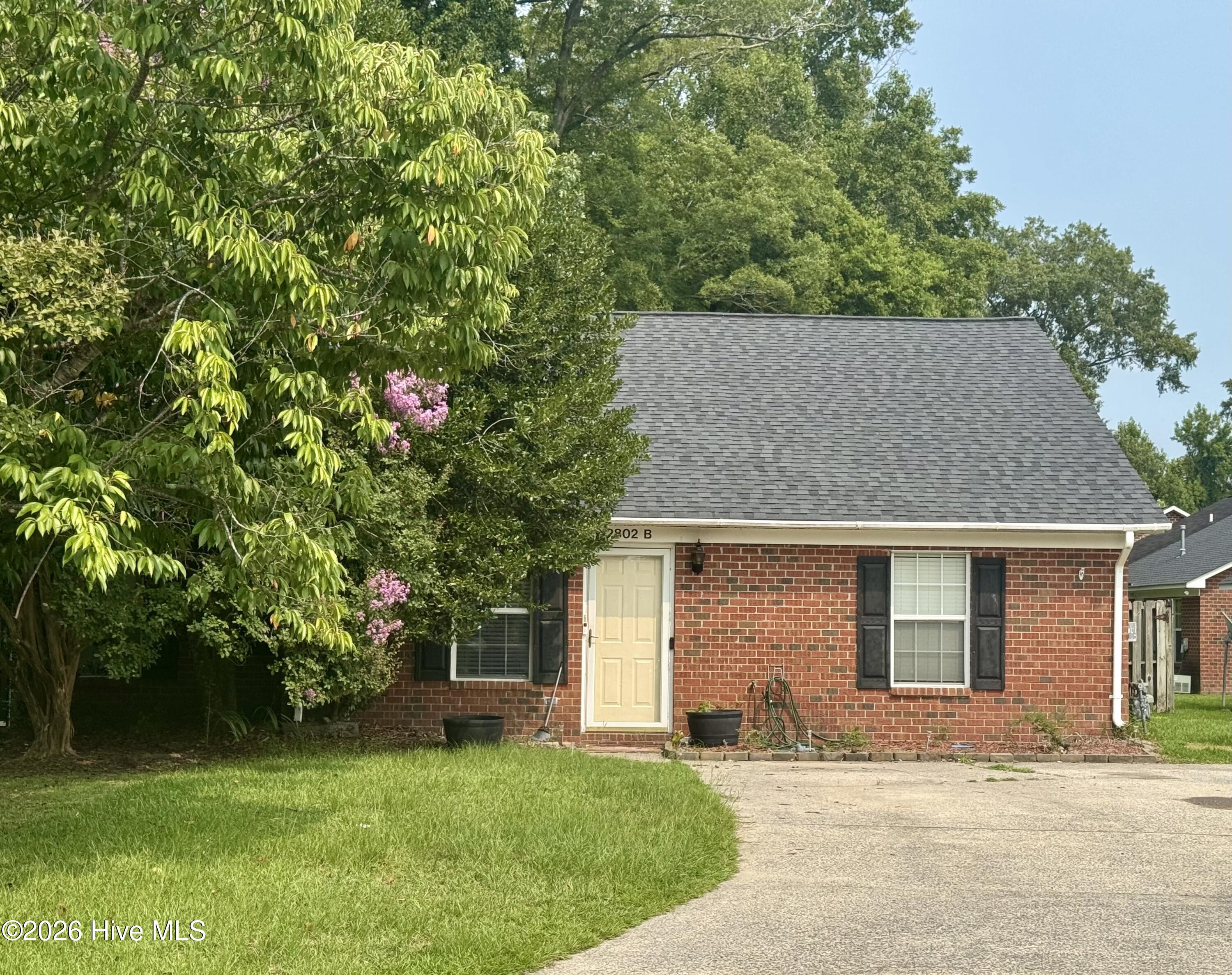 2802 Richard Drive B Property Photo 3