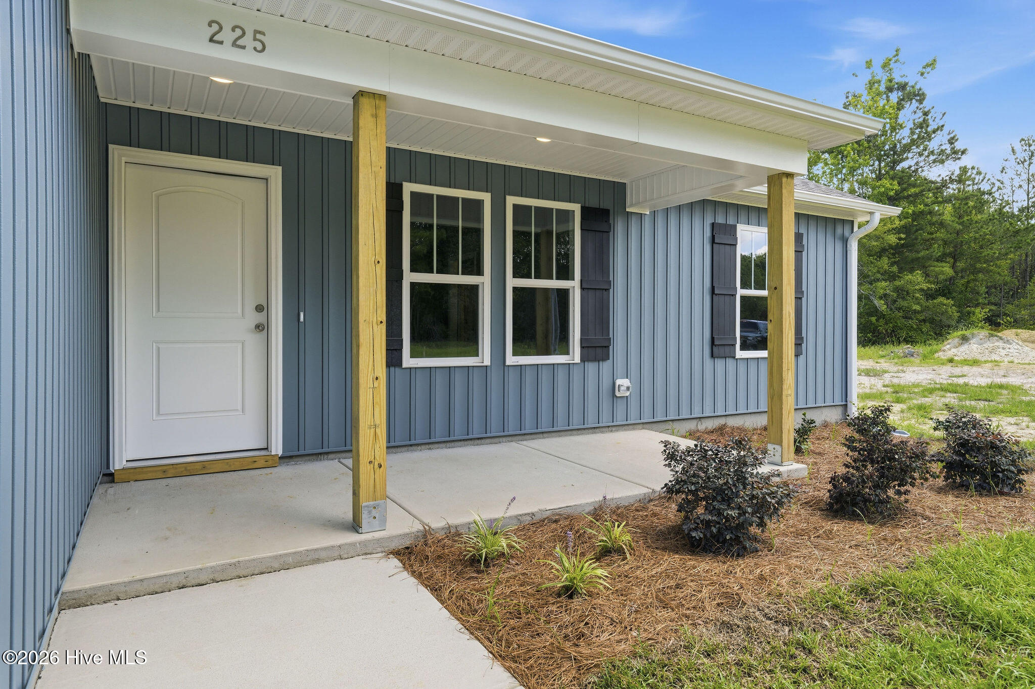 225 Montague Road Property Photo 4