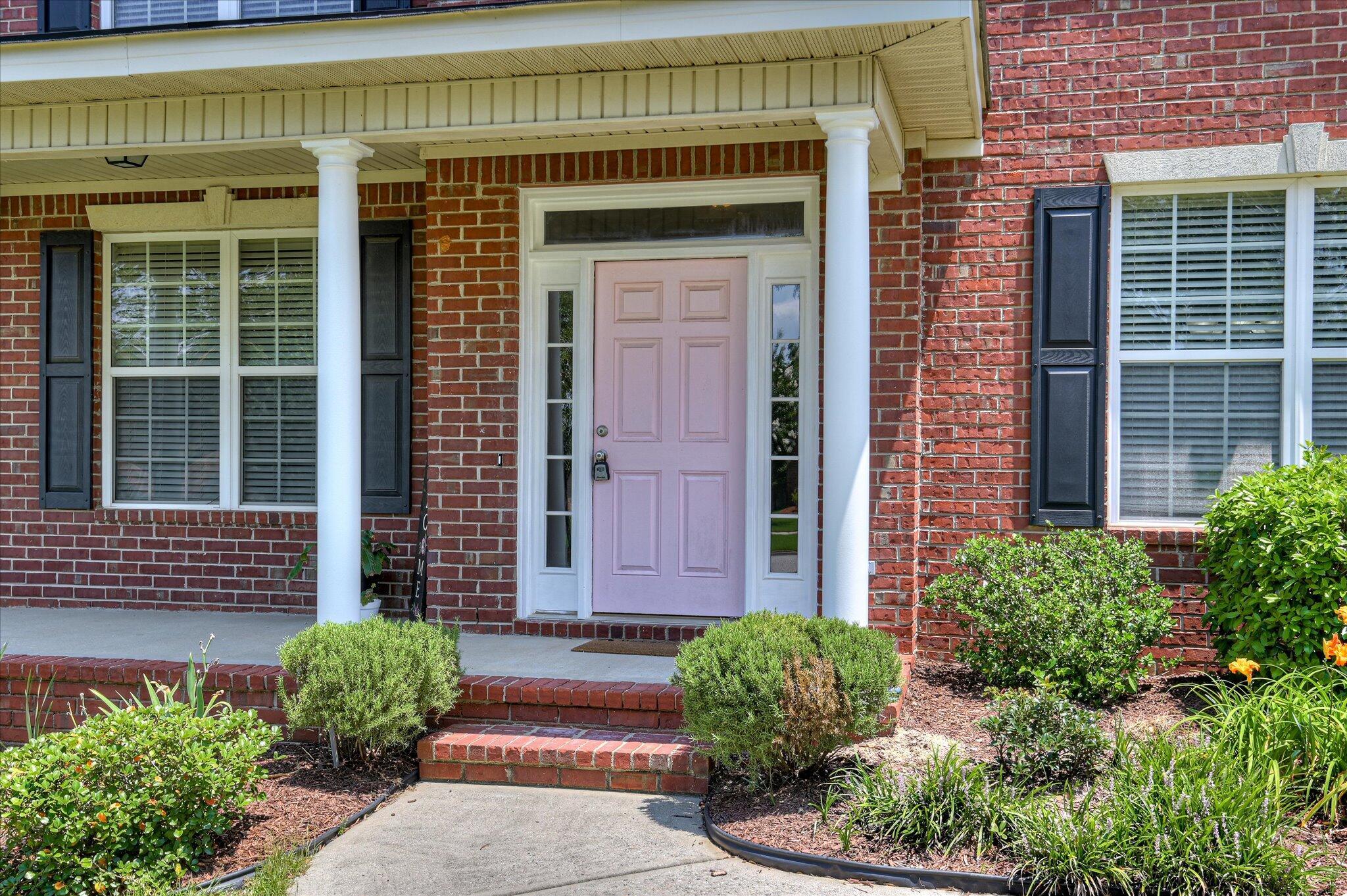 158 Kenilworth Drive Property Photo 2