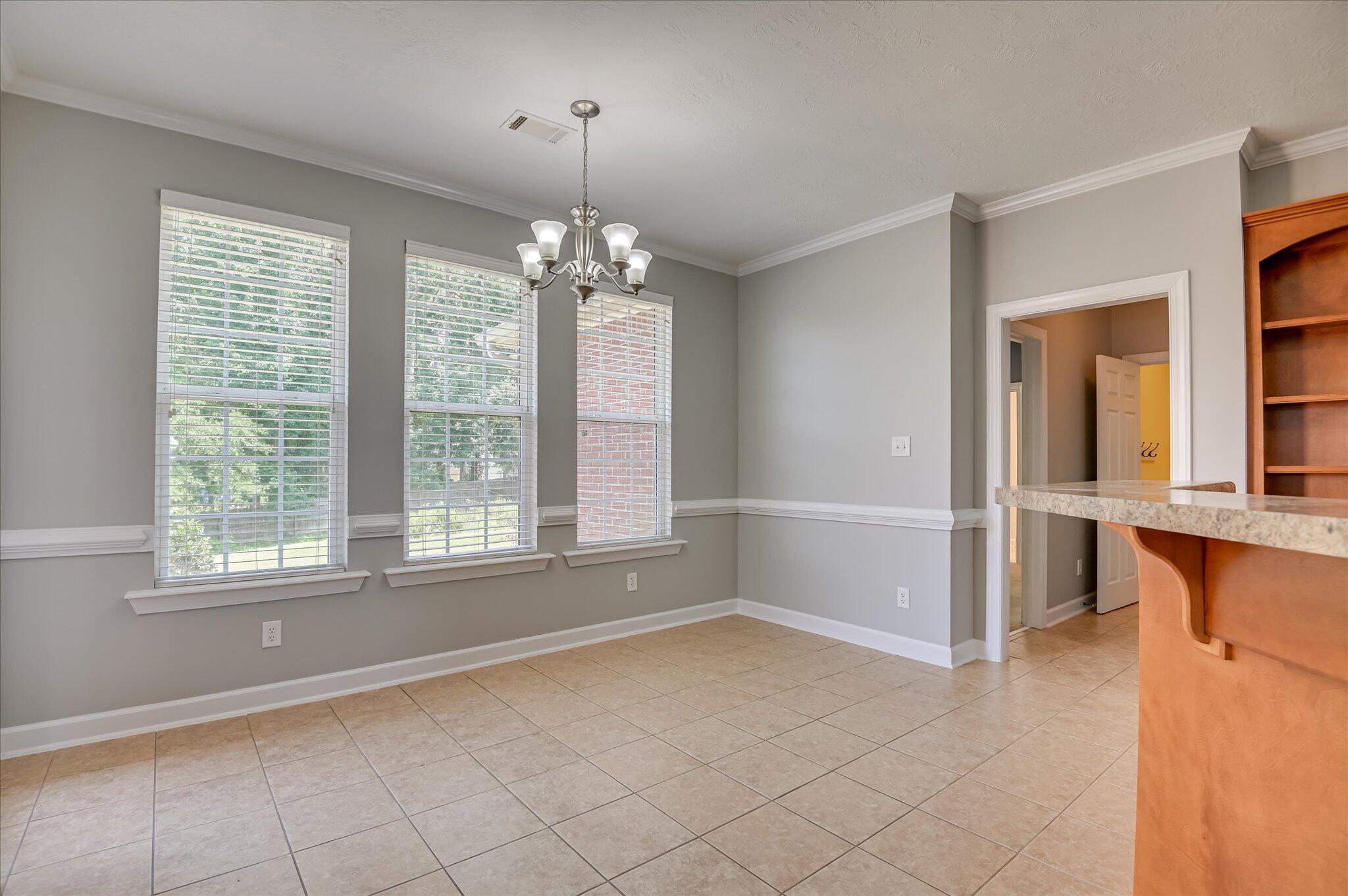 158 Kenilworth Drive Property Photo 10