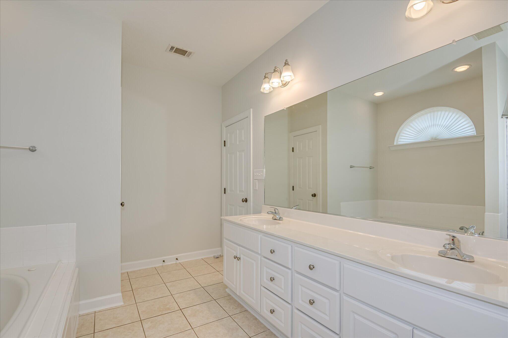 158 Kenilworth Drive Property Photo 29