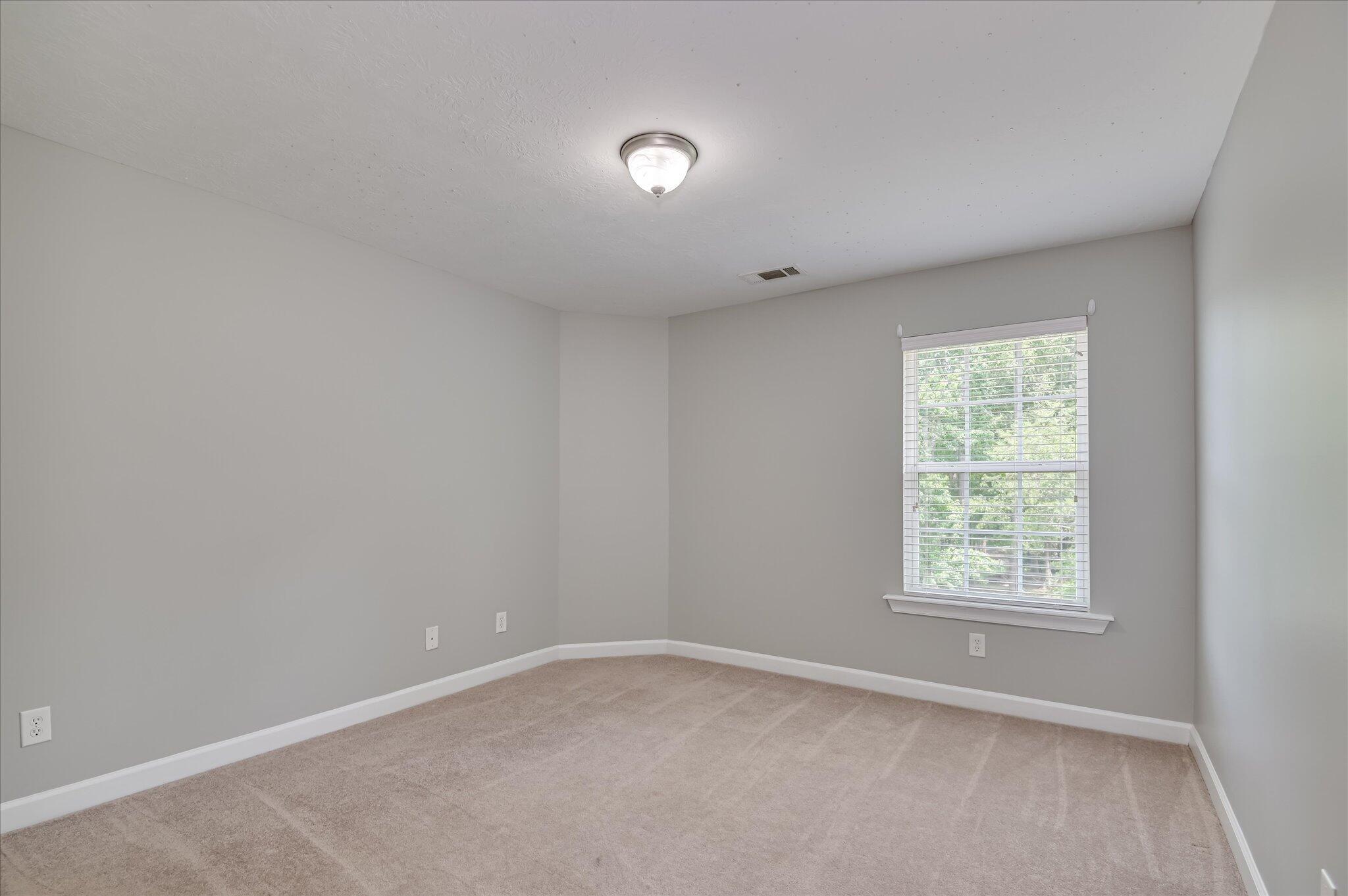 158 Kenilworth Drive Property Photo 36