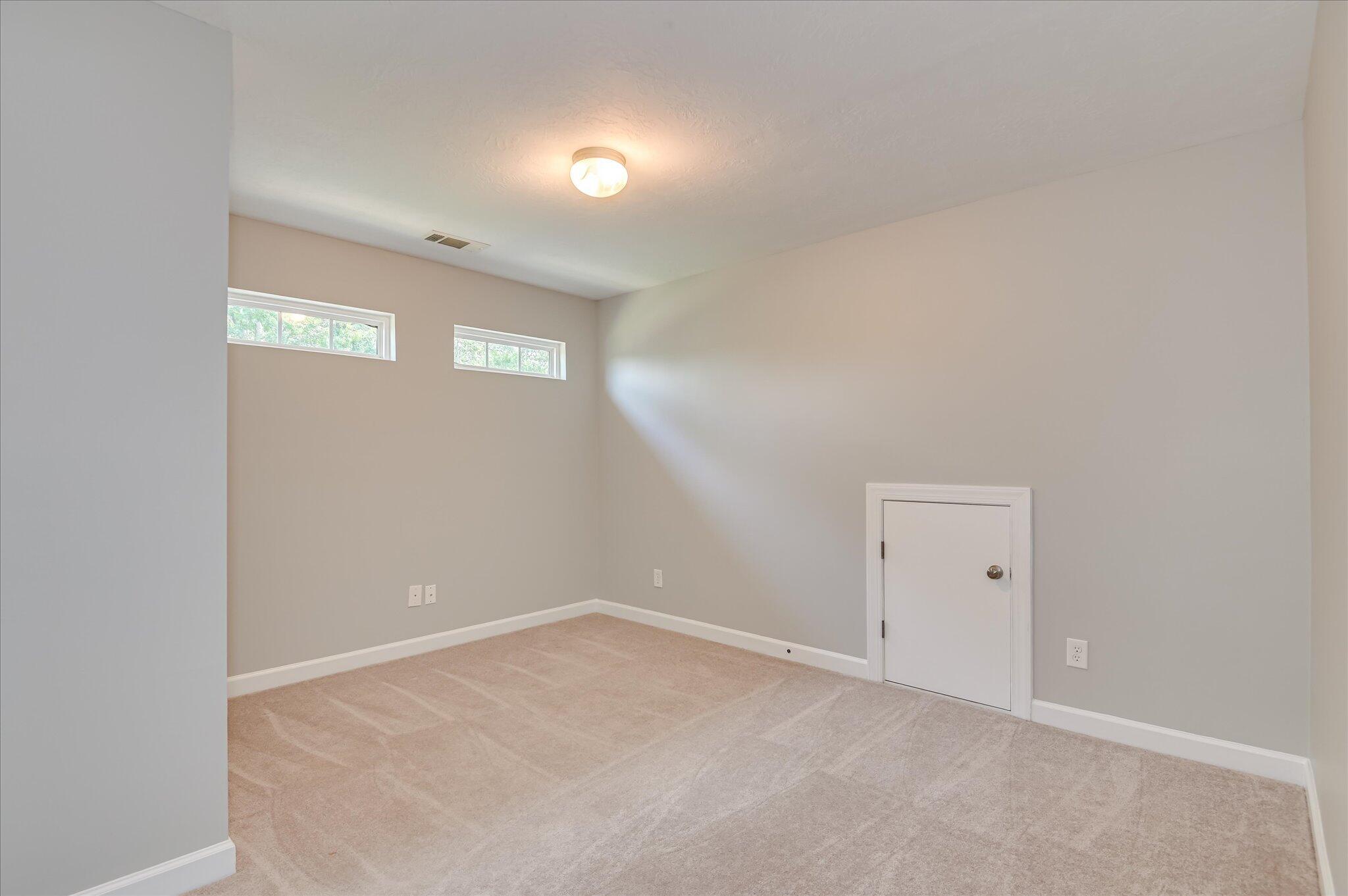 158 Kenilworth Drive Property Photo 39