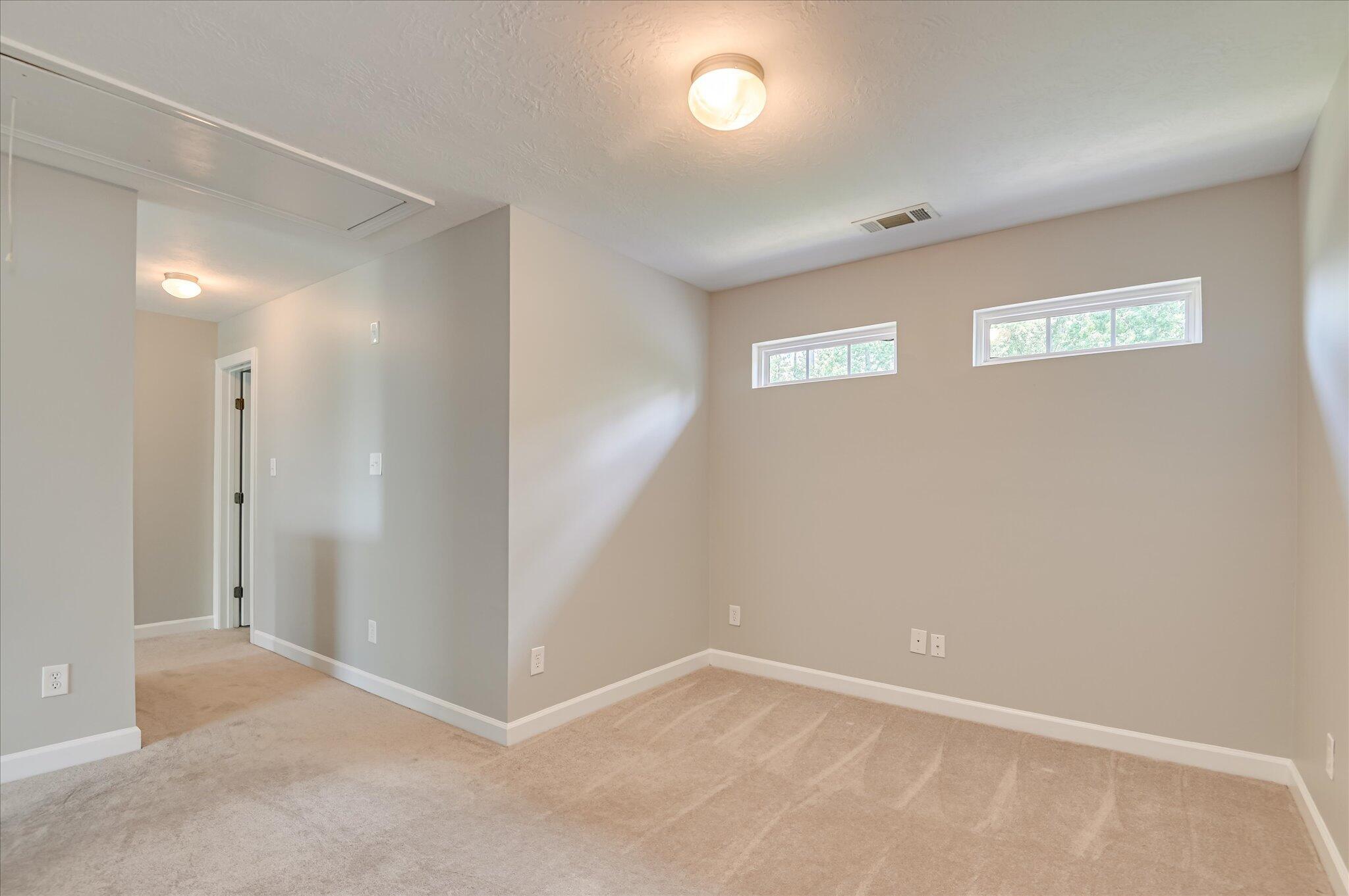 158 Kenilworth Drive Property Photo 40