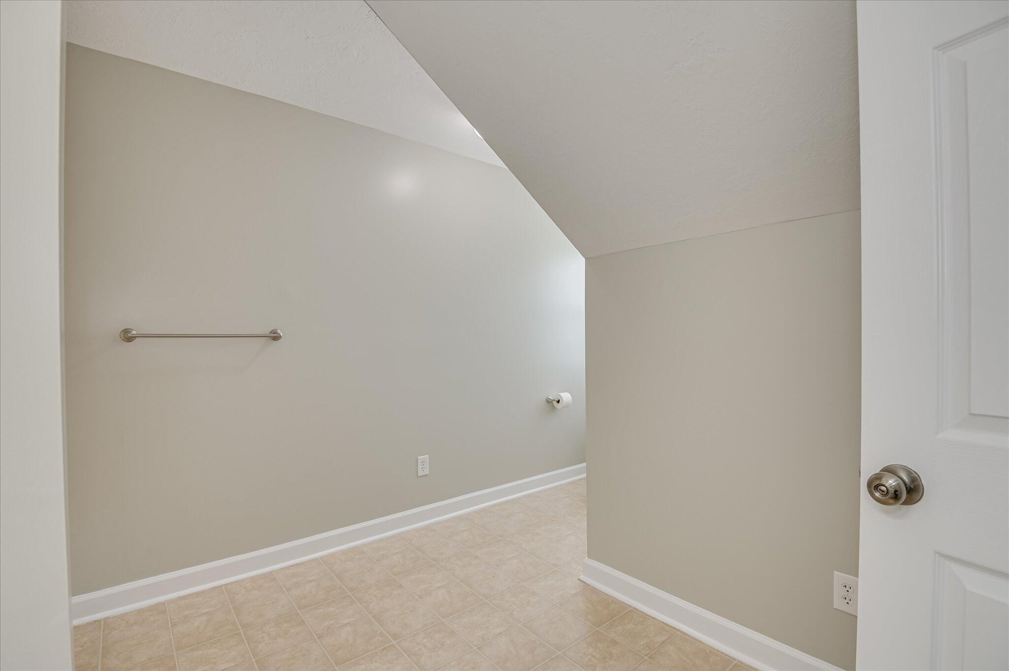 158 Kenilworth Drive Property Photo 44