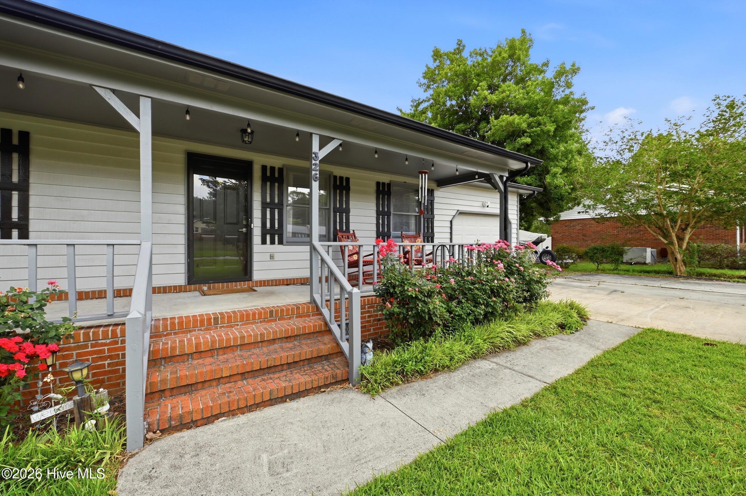 326 Shamrock Drive Property Photo 4