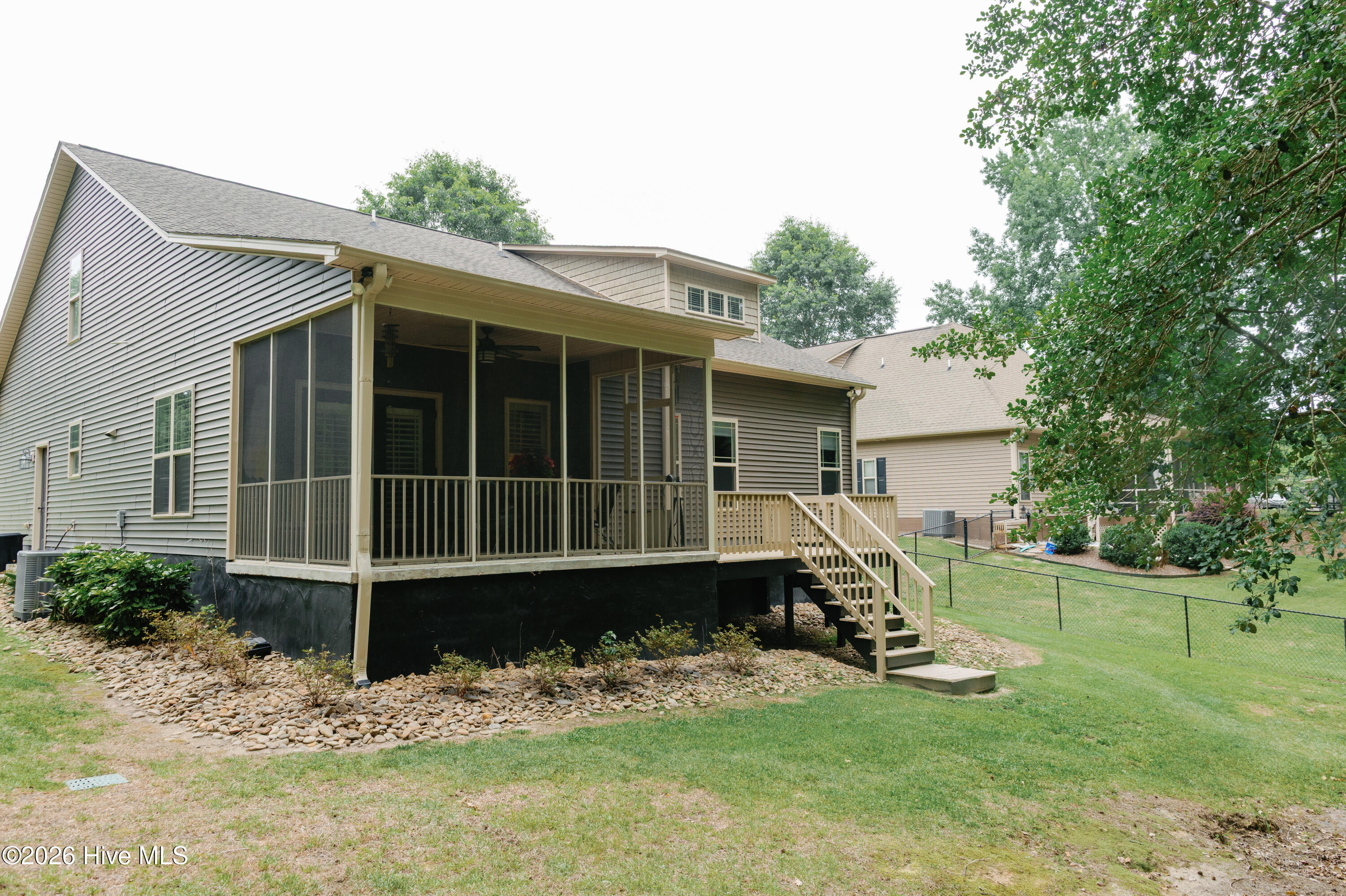 377 Victoria Drive Property Photo 35