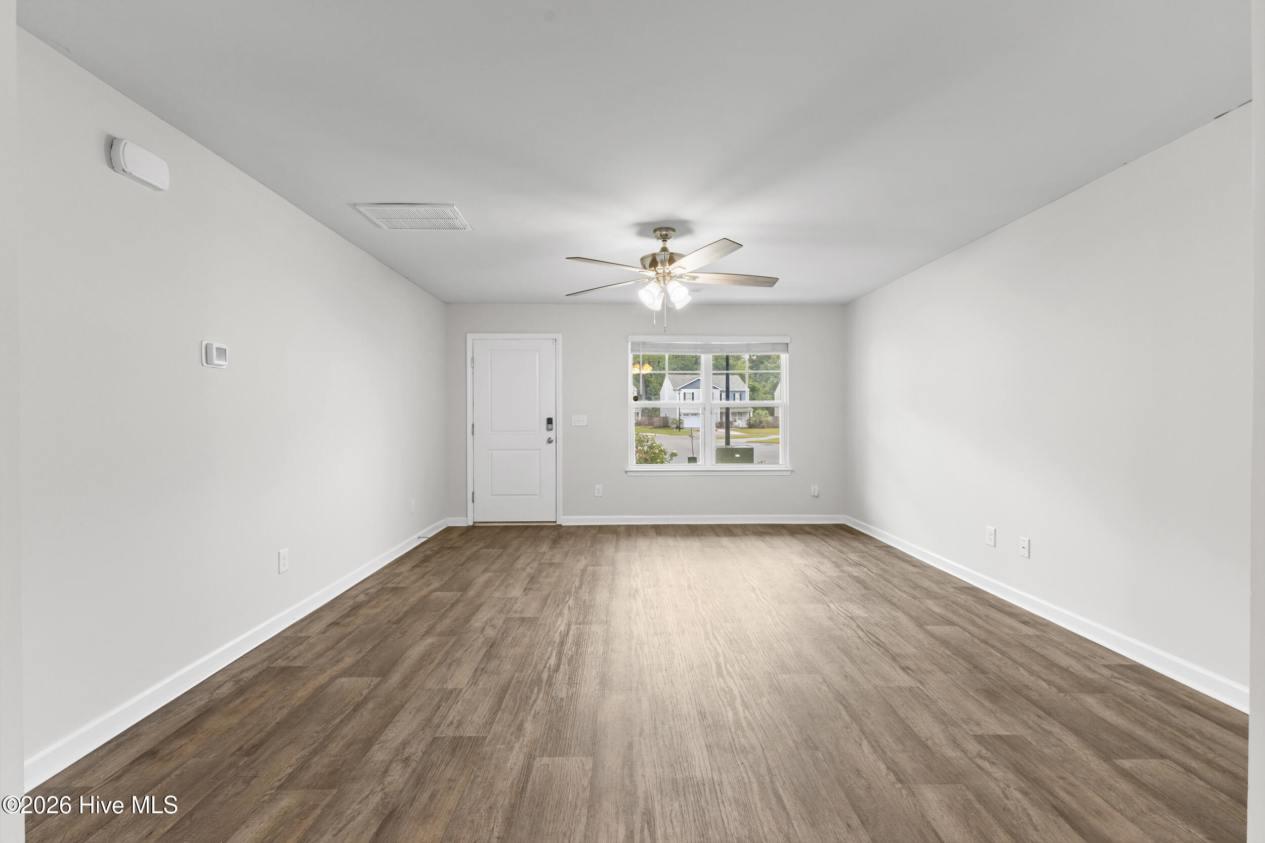 9363 Vineyard Grove Lane Ne Property Photo 6