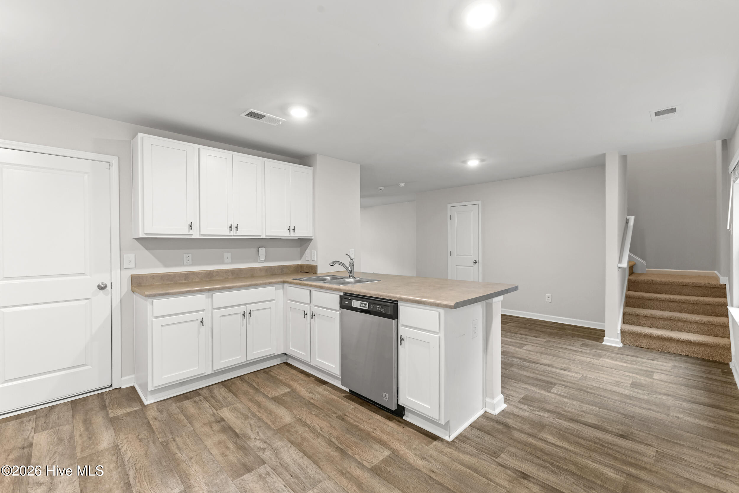 9363 Vineyard Grove Lane Ne Property Photo 11