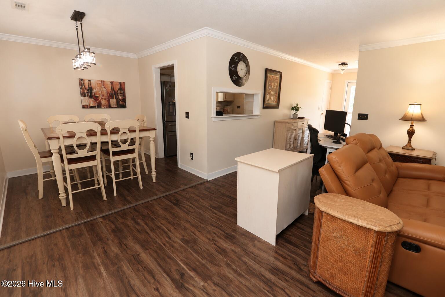 1010 Haymarket Lane Property Photo 4