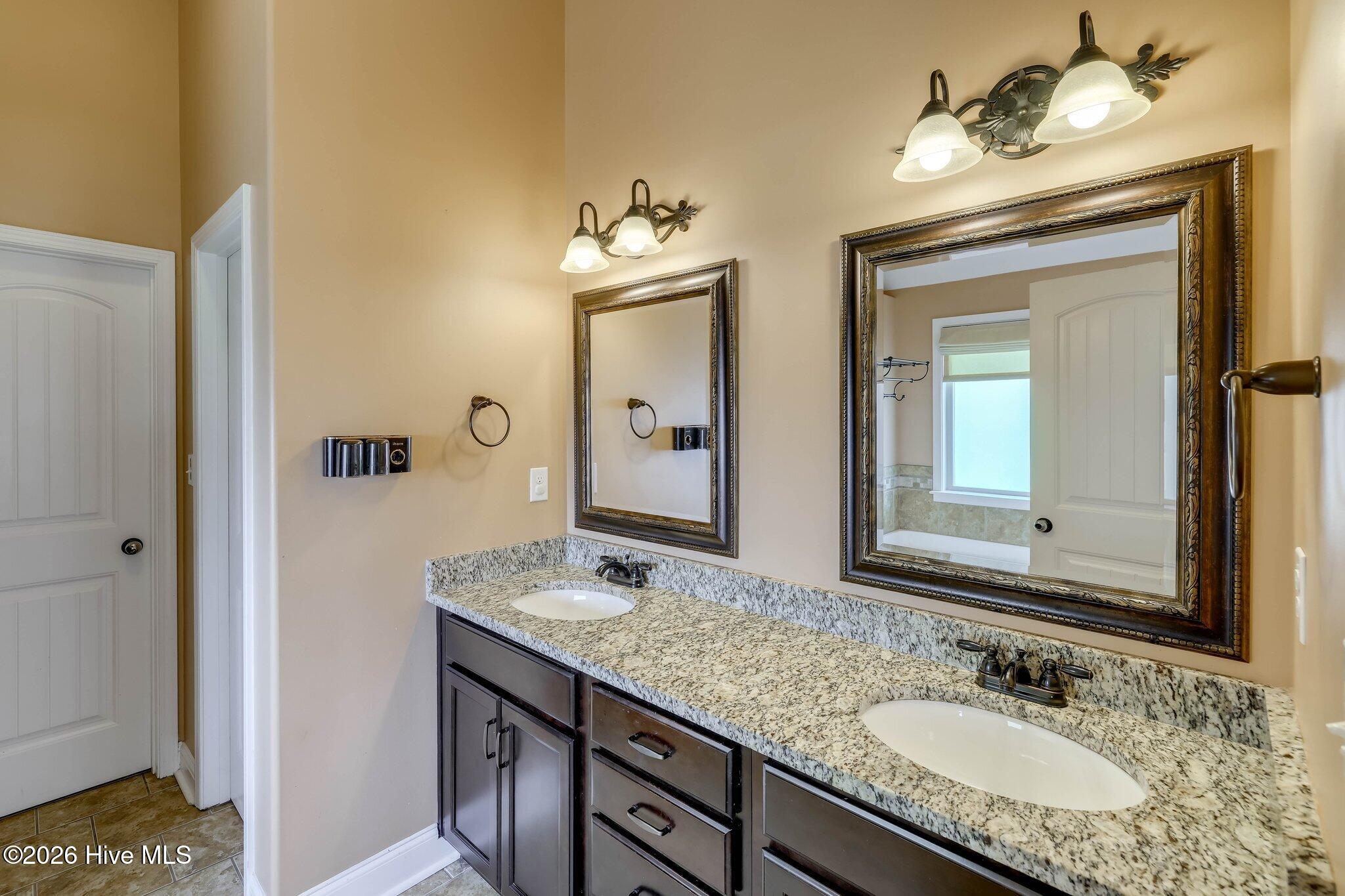 250 Wentworth Place Property Photo 43