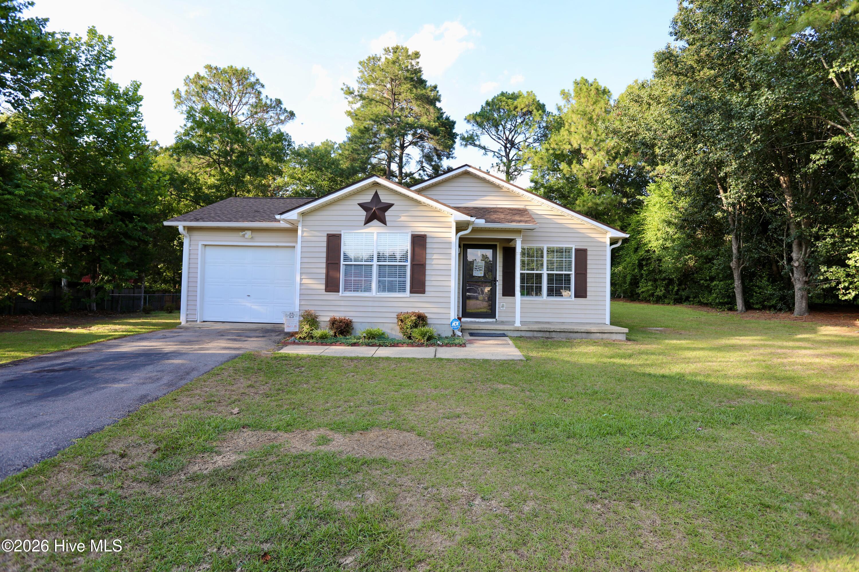110 Robin Hood Lane Property Photo 1