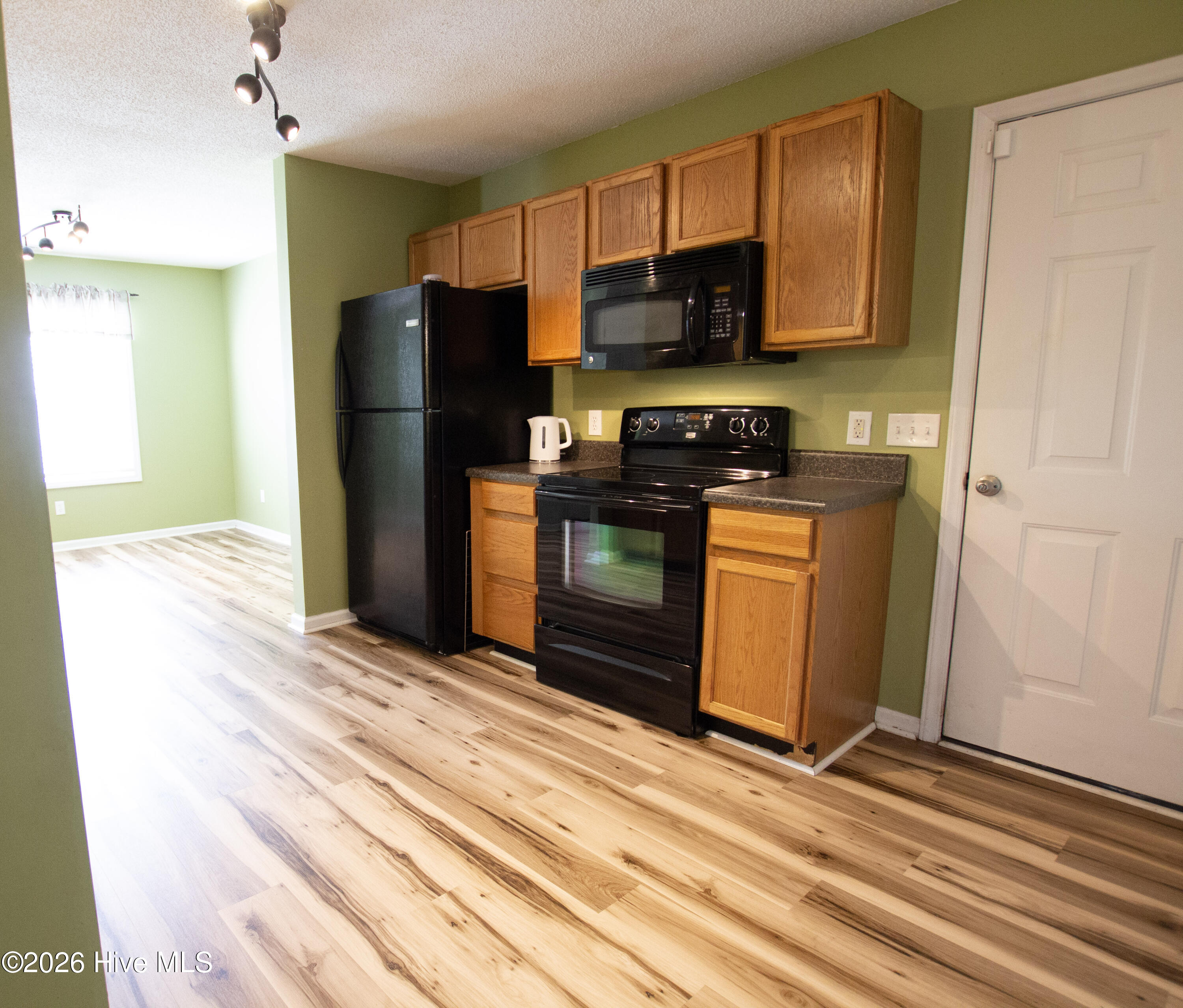 110 Robin Hood Lane Property Photo 11