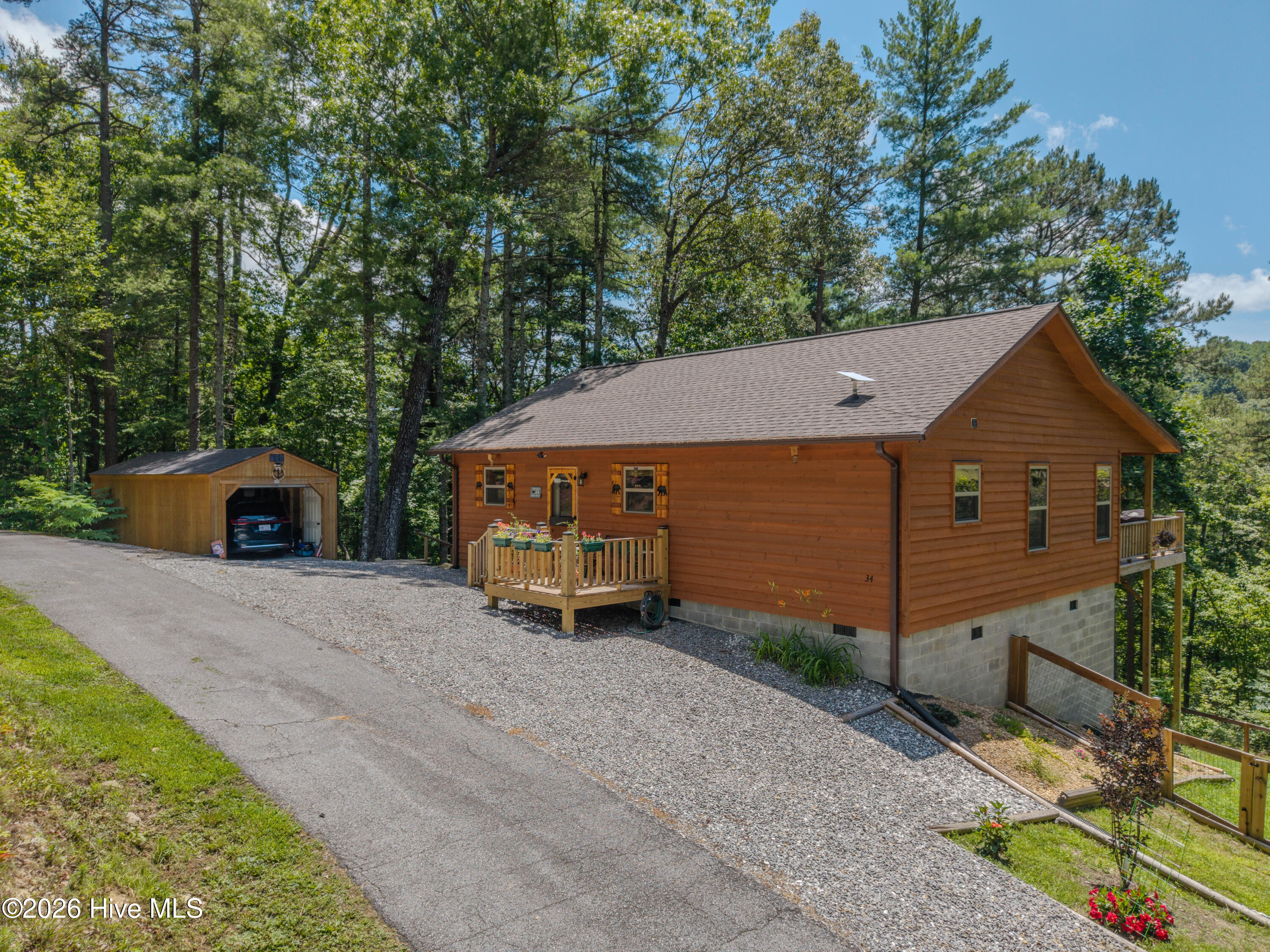 34 Hardwood Trail Property Photo 2