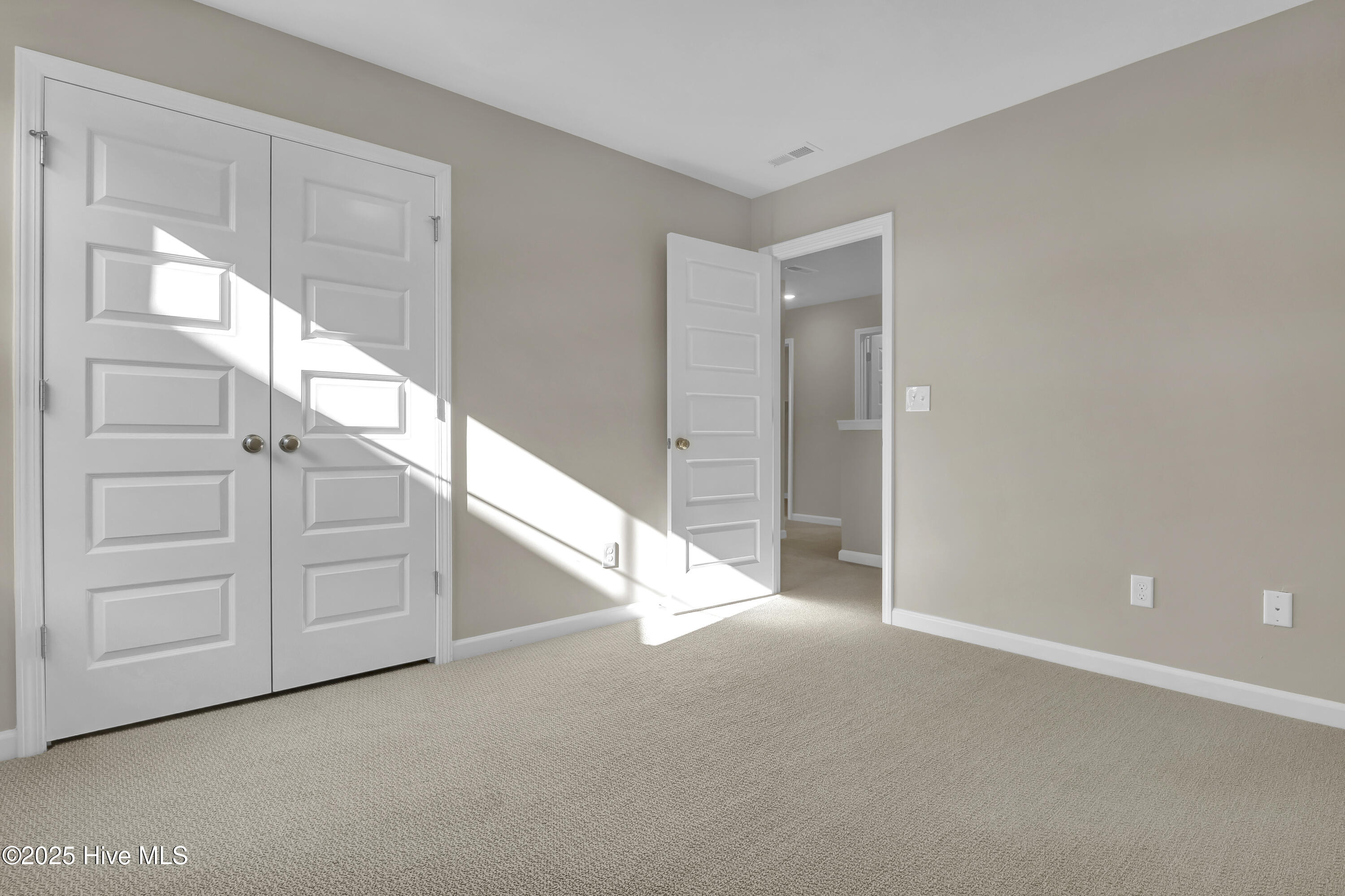 1165 Sunwater Terrace Property Photo 27