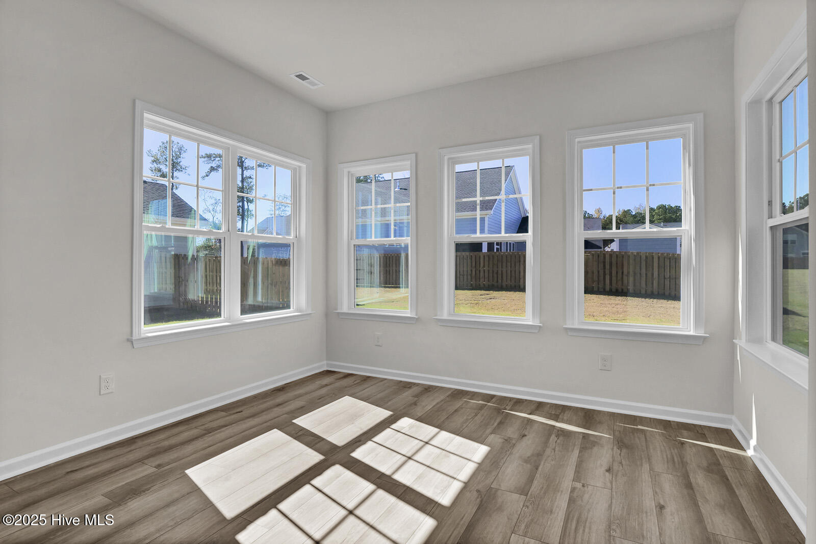 1173 Sunwater Terrace Property Photo 14