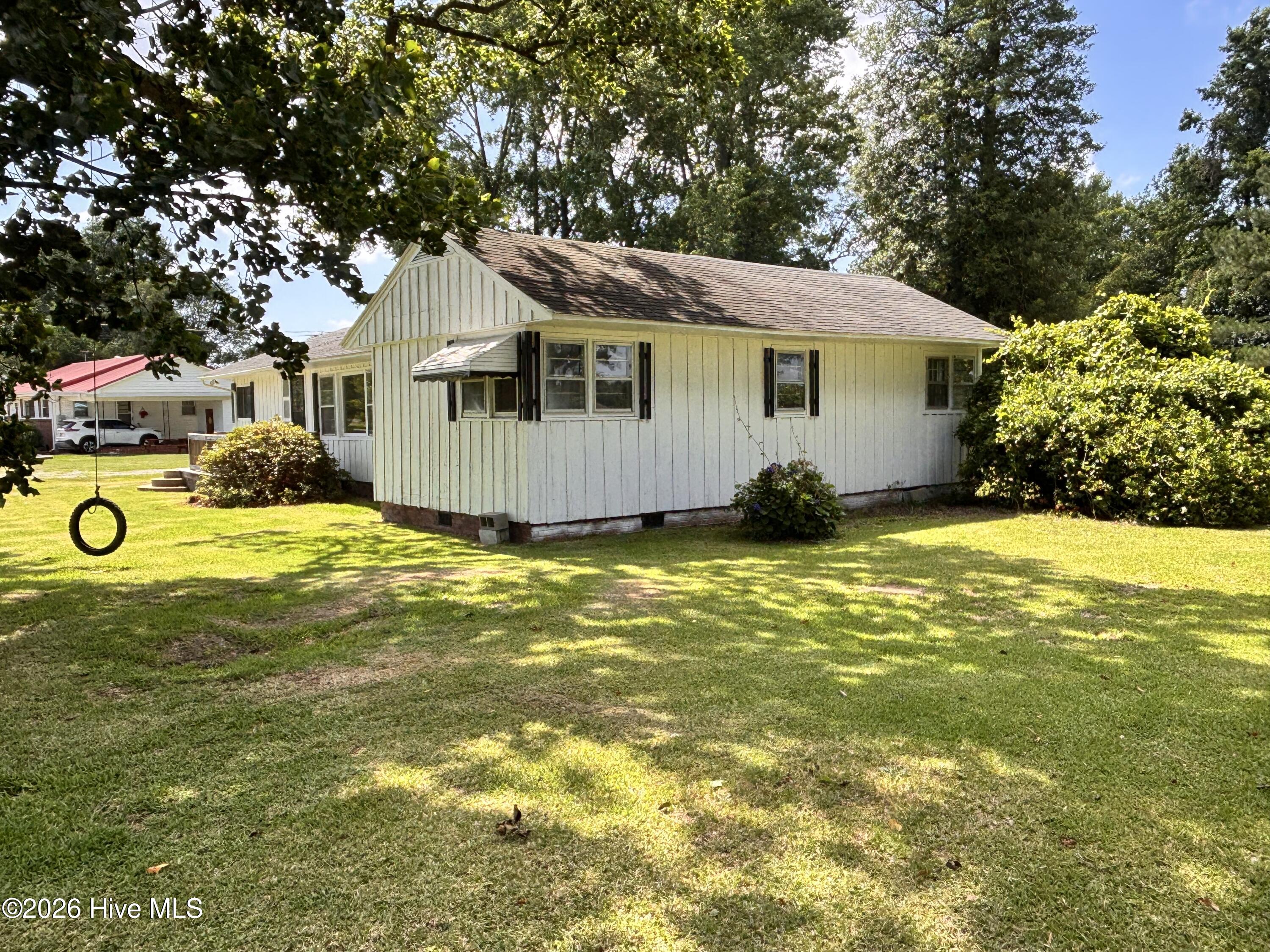 735 Faison Highway Property Photo 3