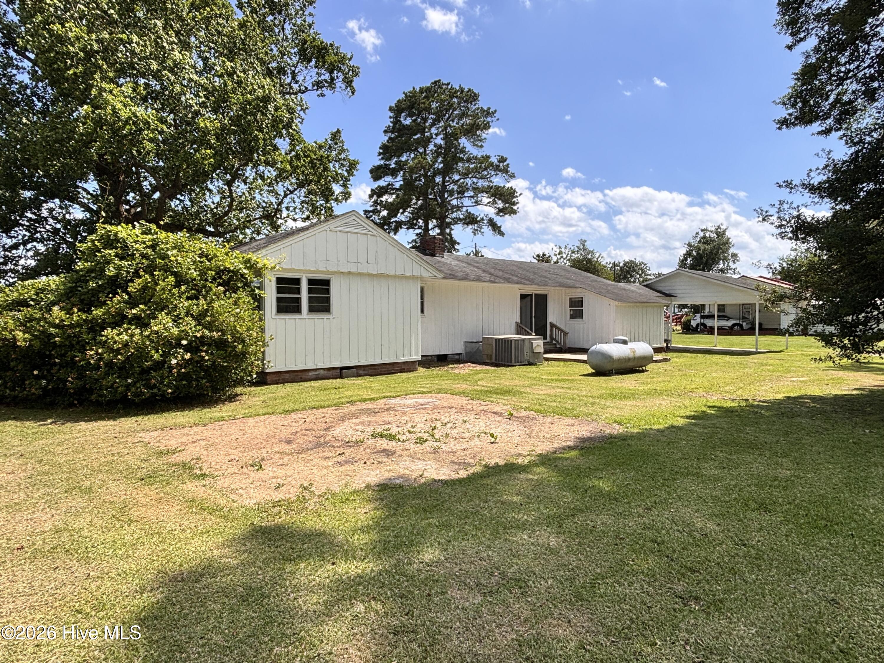 735 Faison Highway Property Photo 4