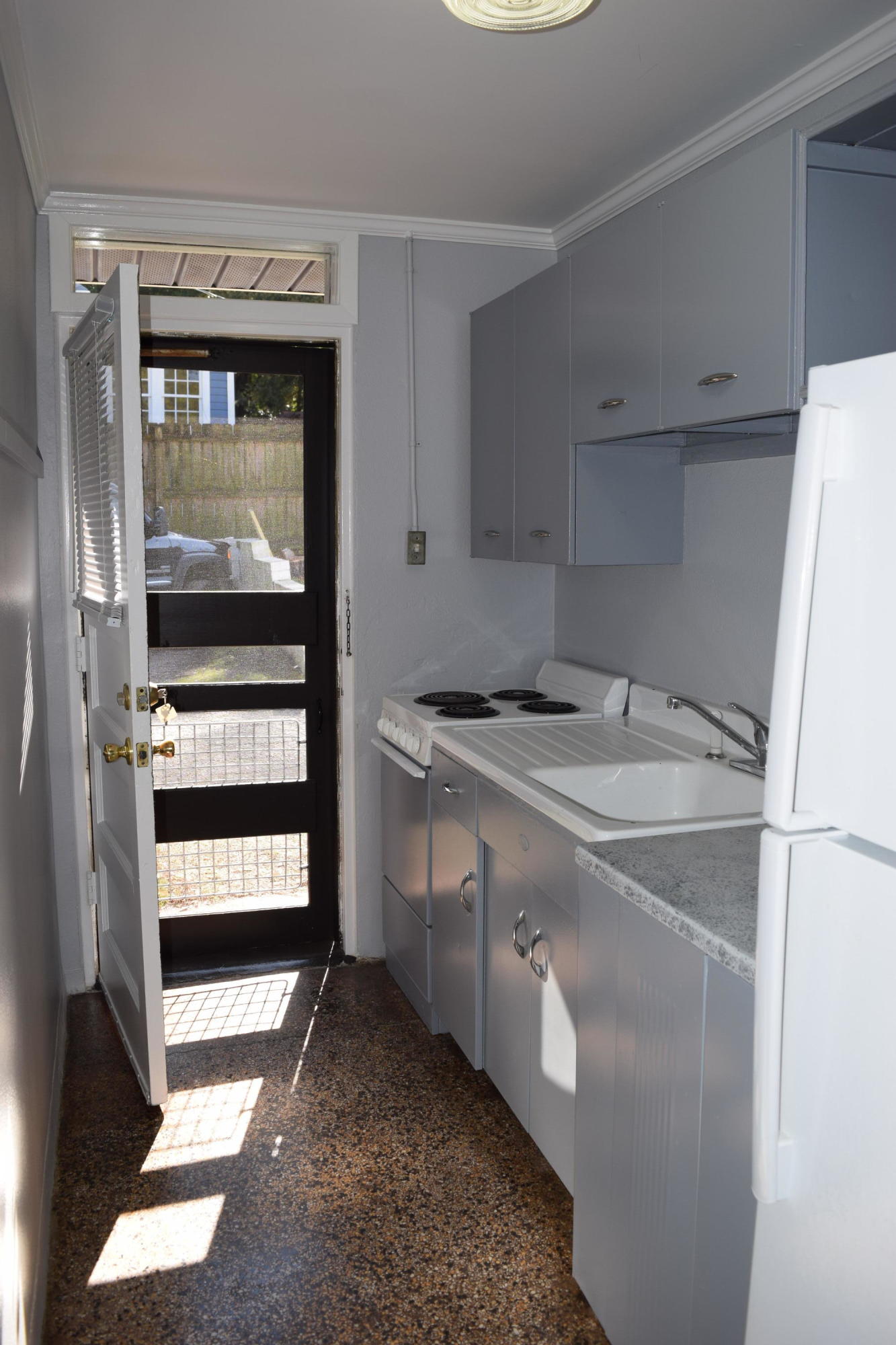 165 N May Street 5 Property Photo 2