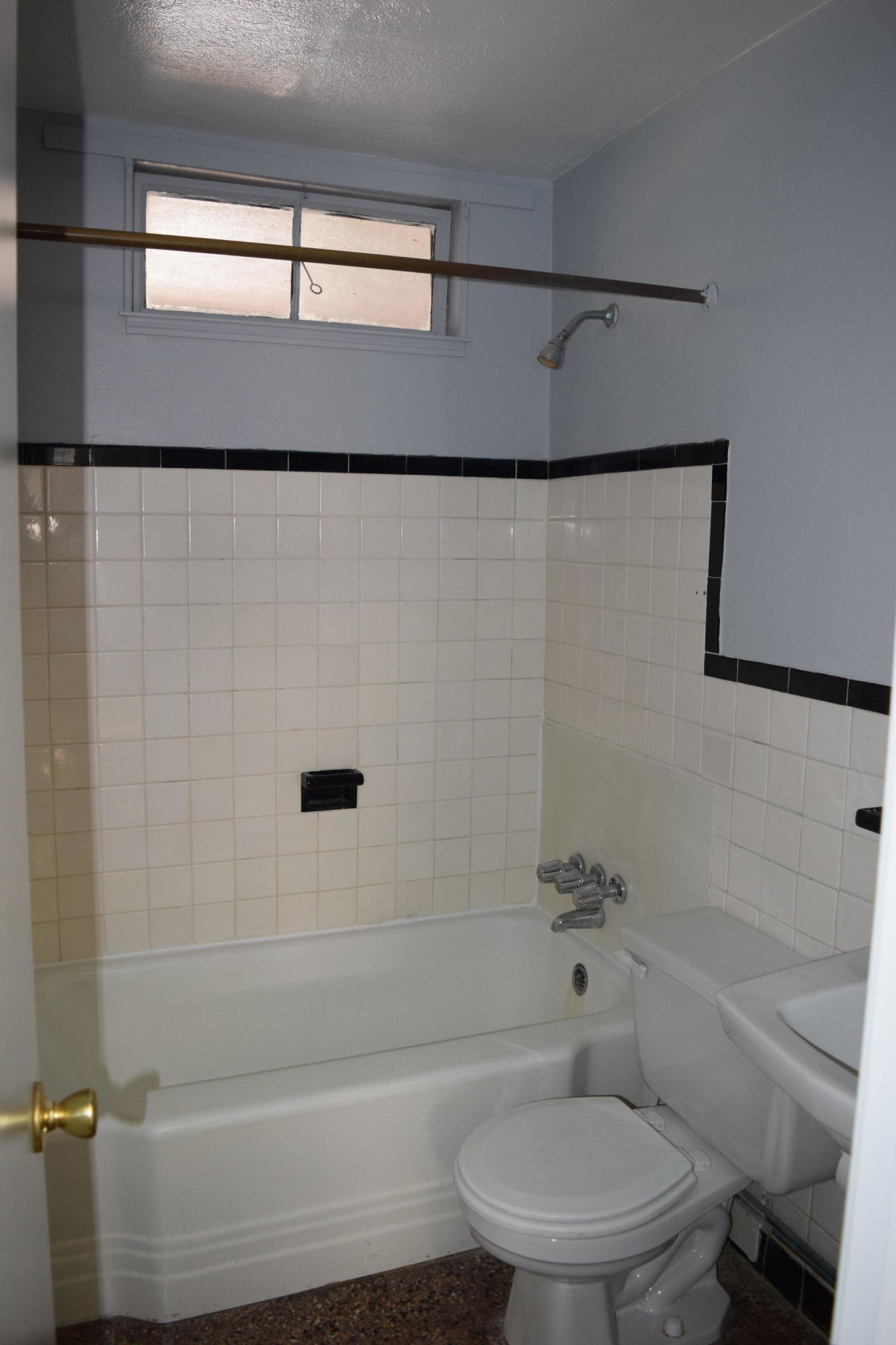 165 N May Street 5 Property Photo 4