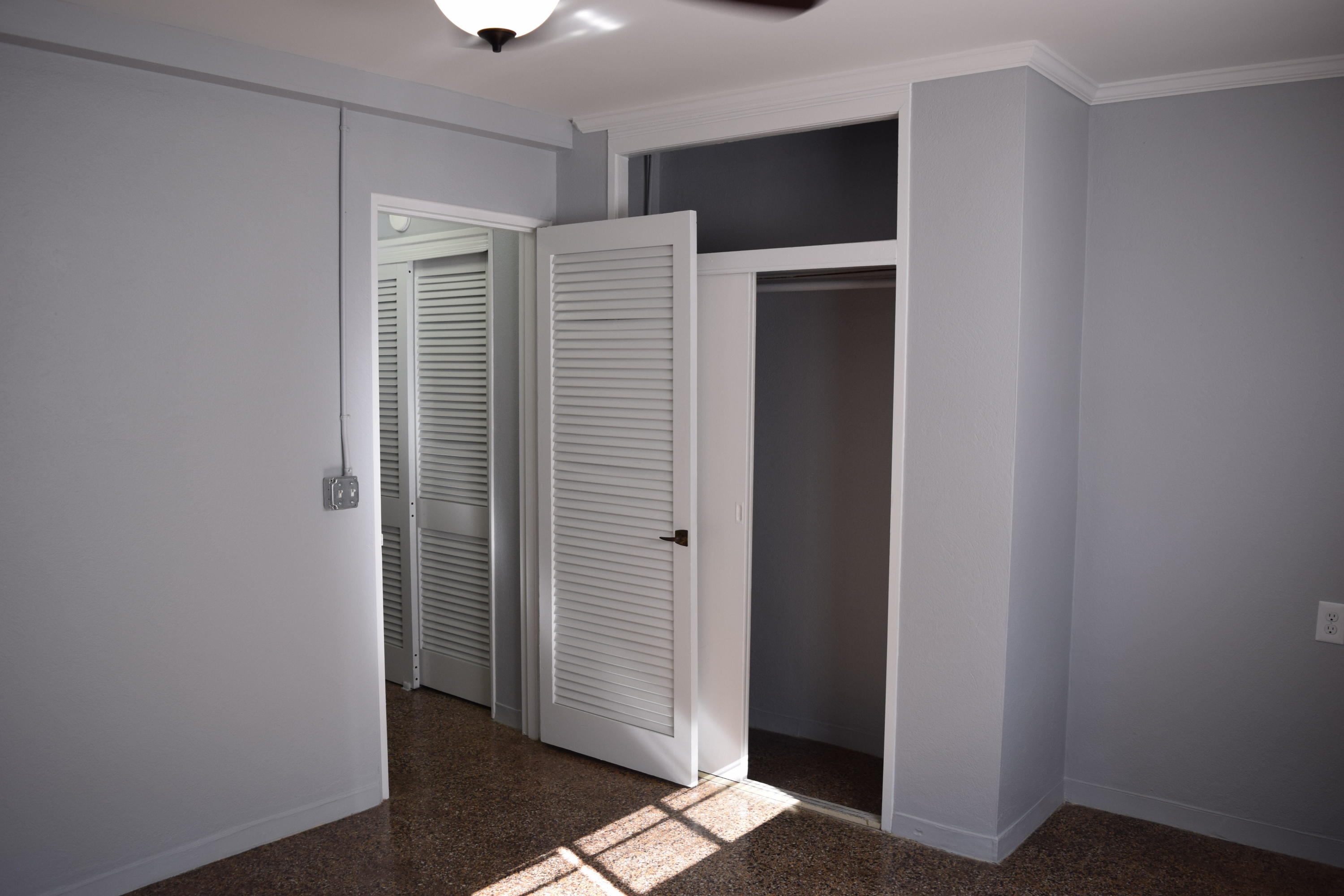 165 N May Street 5 Property Photo 6