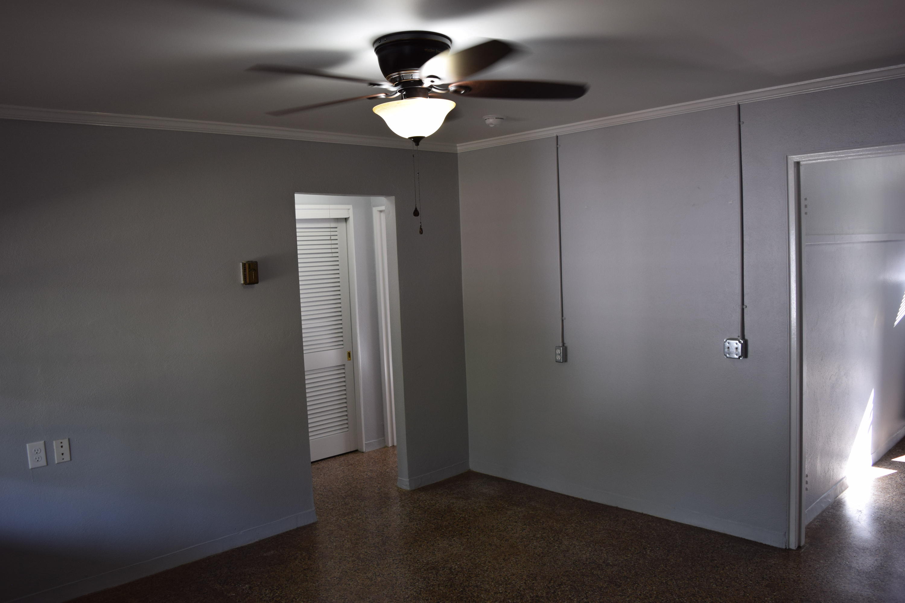 165 N May Street 5 Property Photo 7