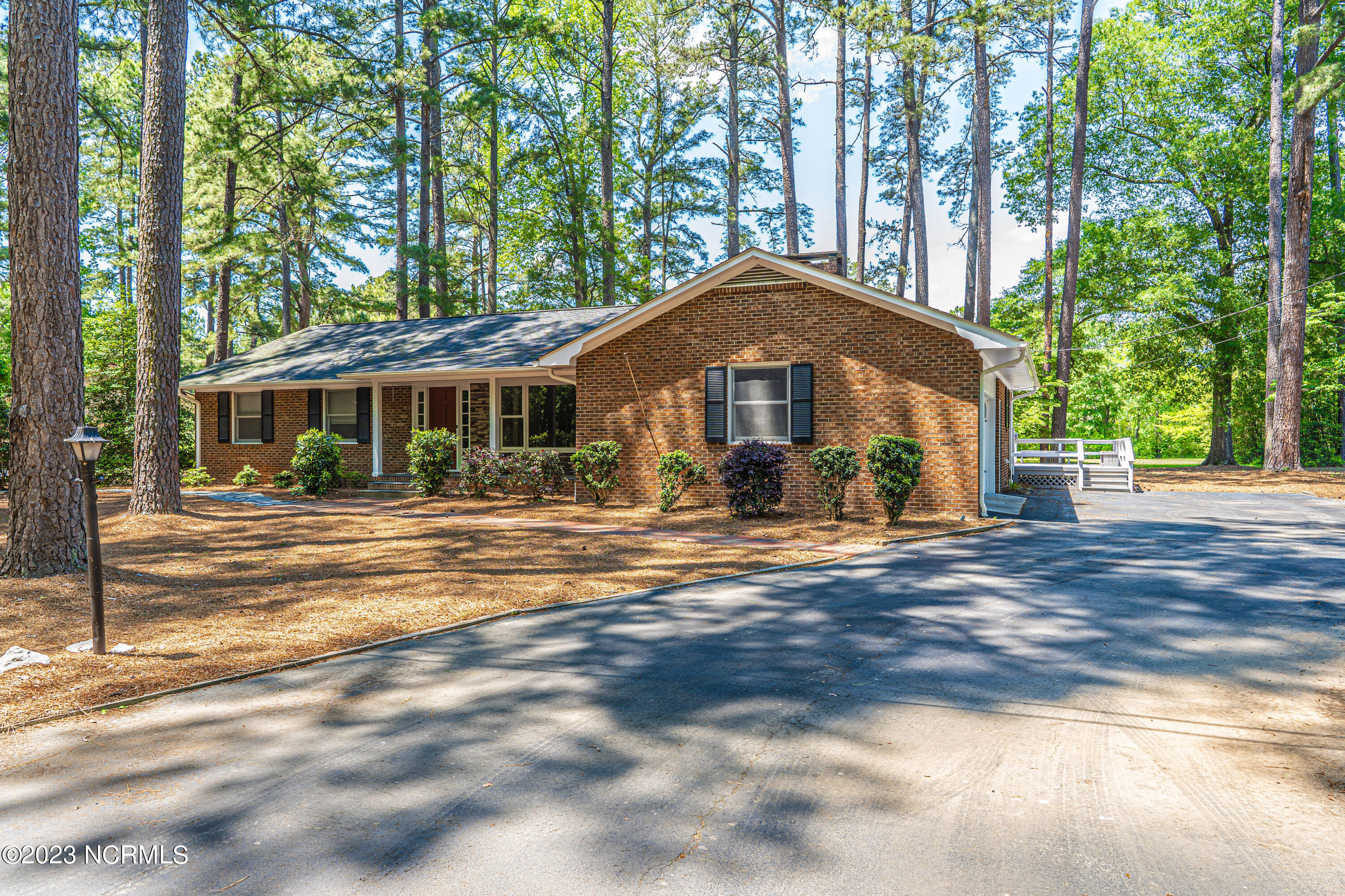 4 Fairway Lane Property Photo 1
