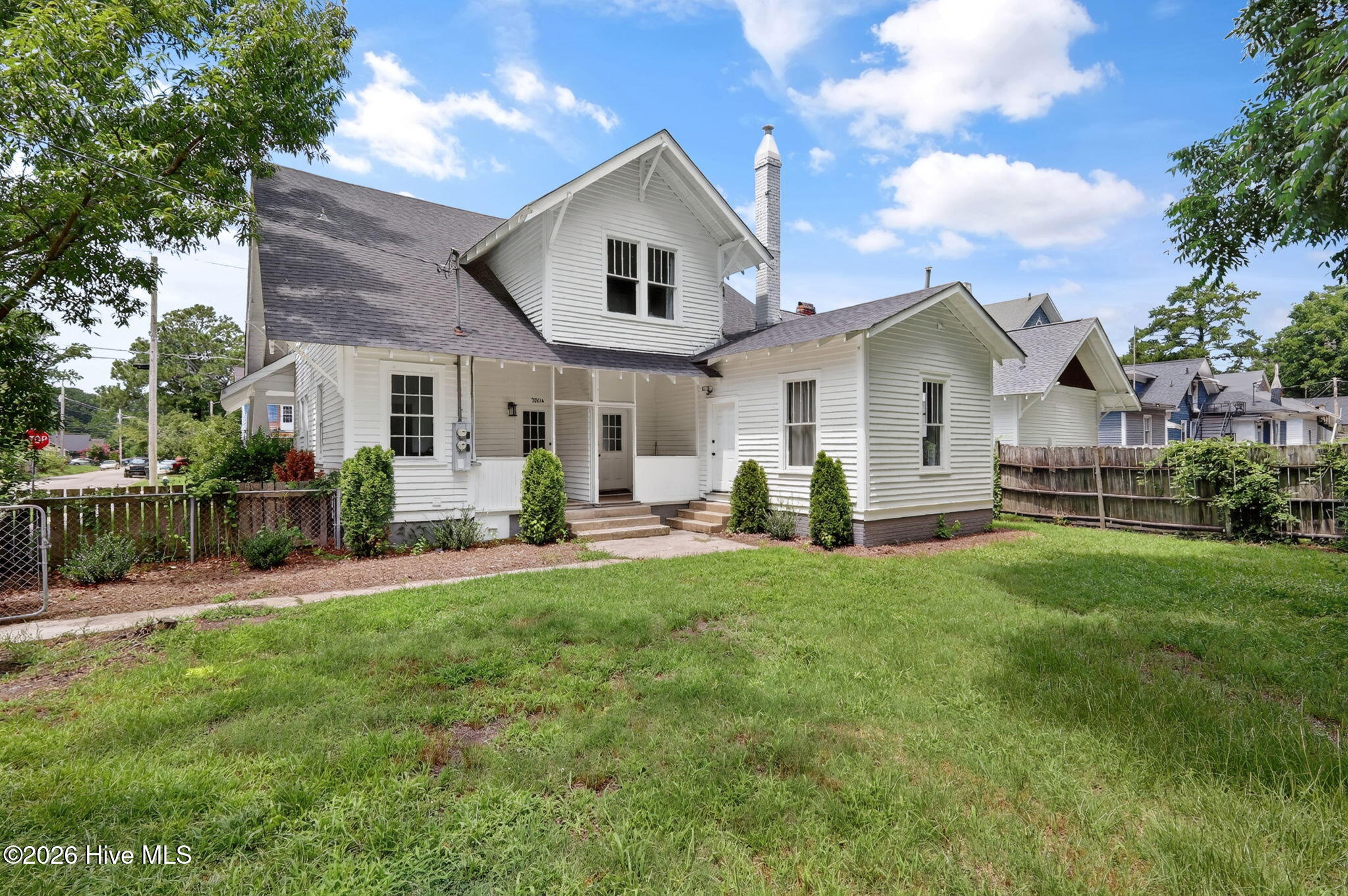 700 Kenan Street W Property Photo 2