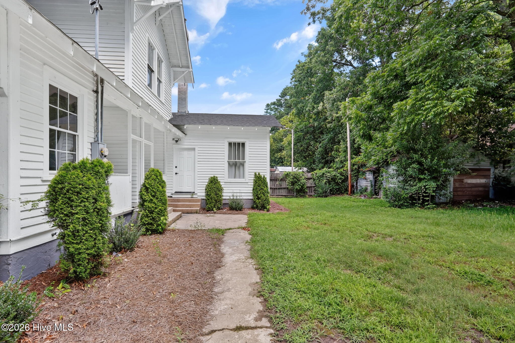 700 Kenan Street W Property Photo 7