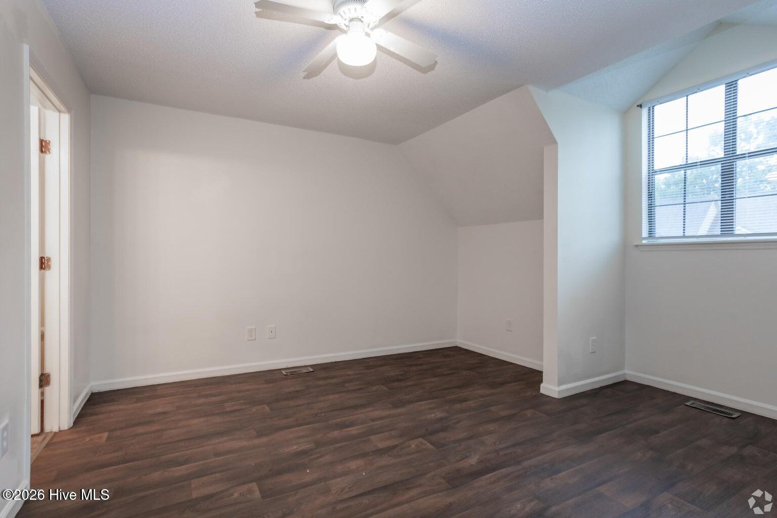 905 Allen Road D2 Property Photo 6