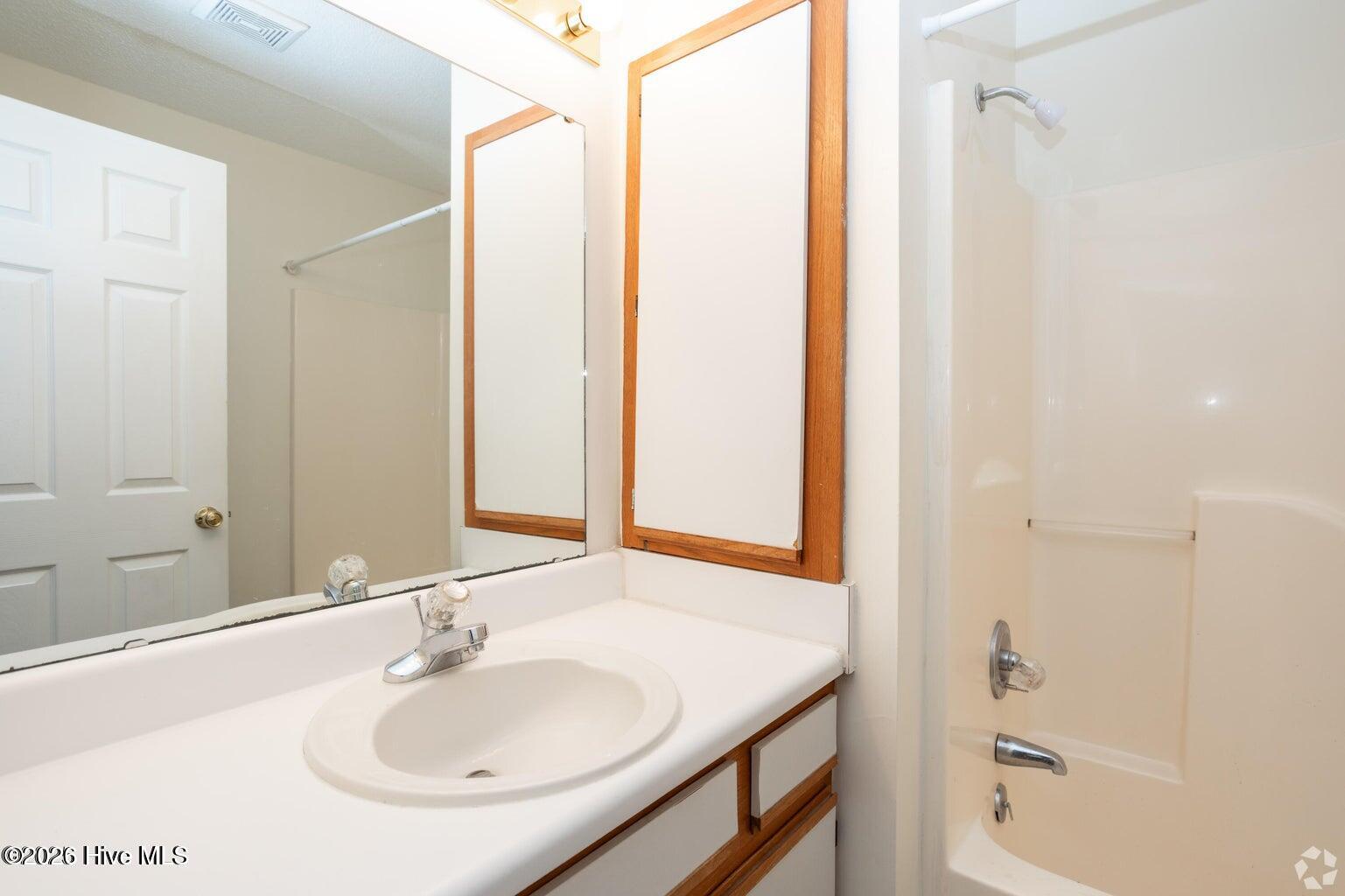 905 Allen Road D2 Property Photo 7