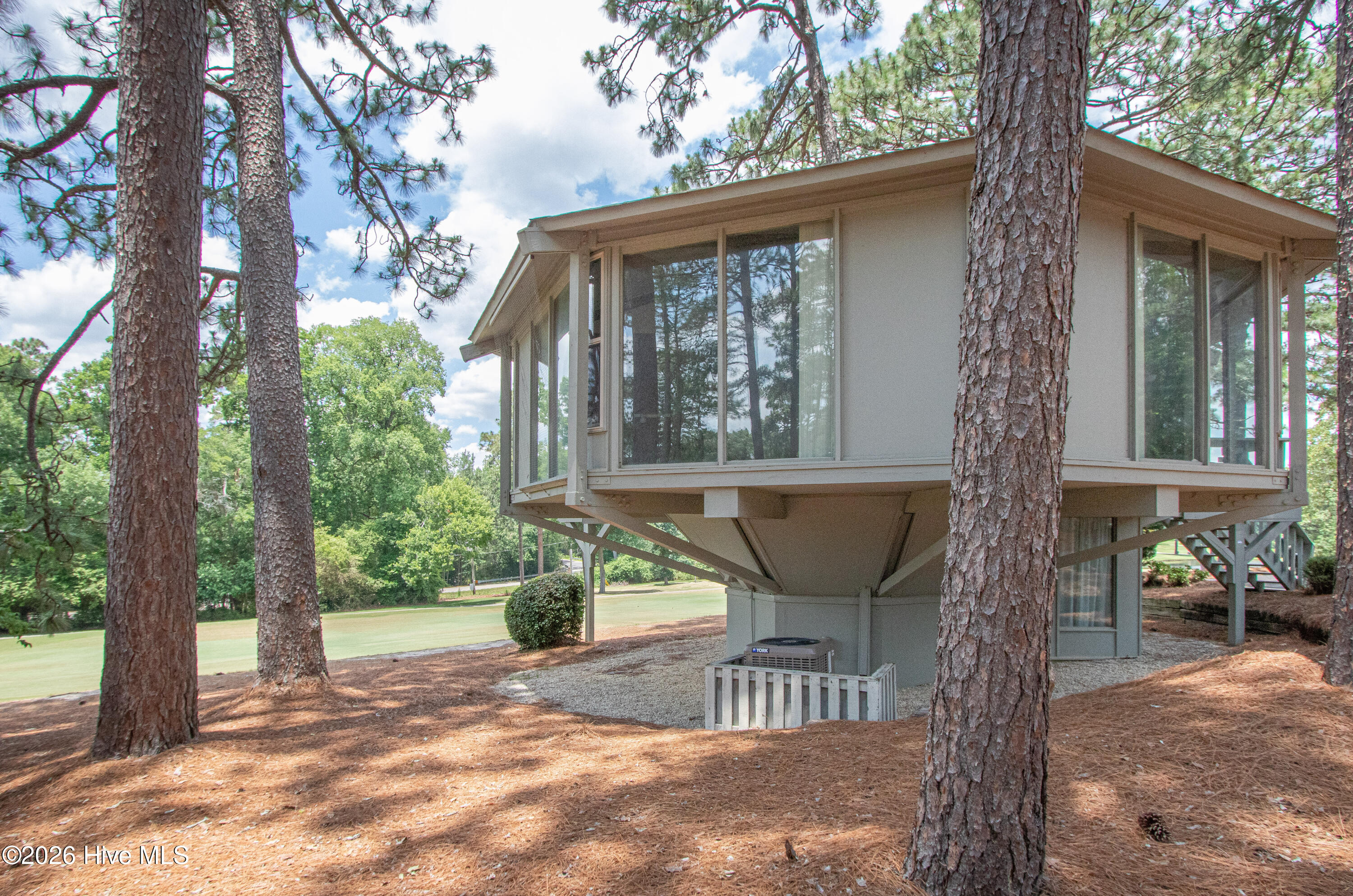 1195 Saint Andrews Drive Property Photo 3