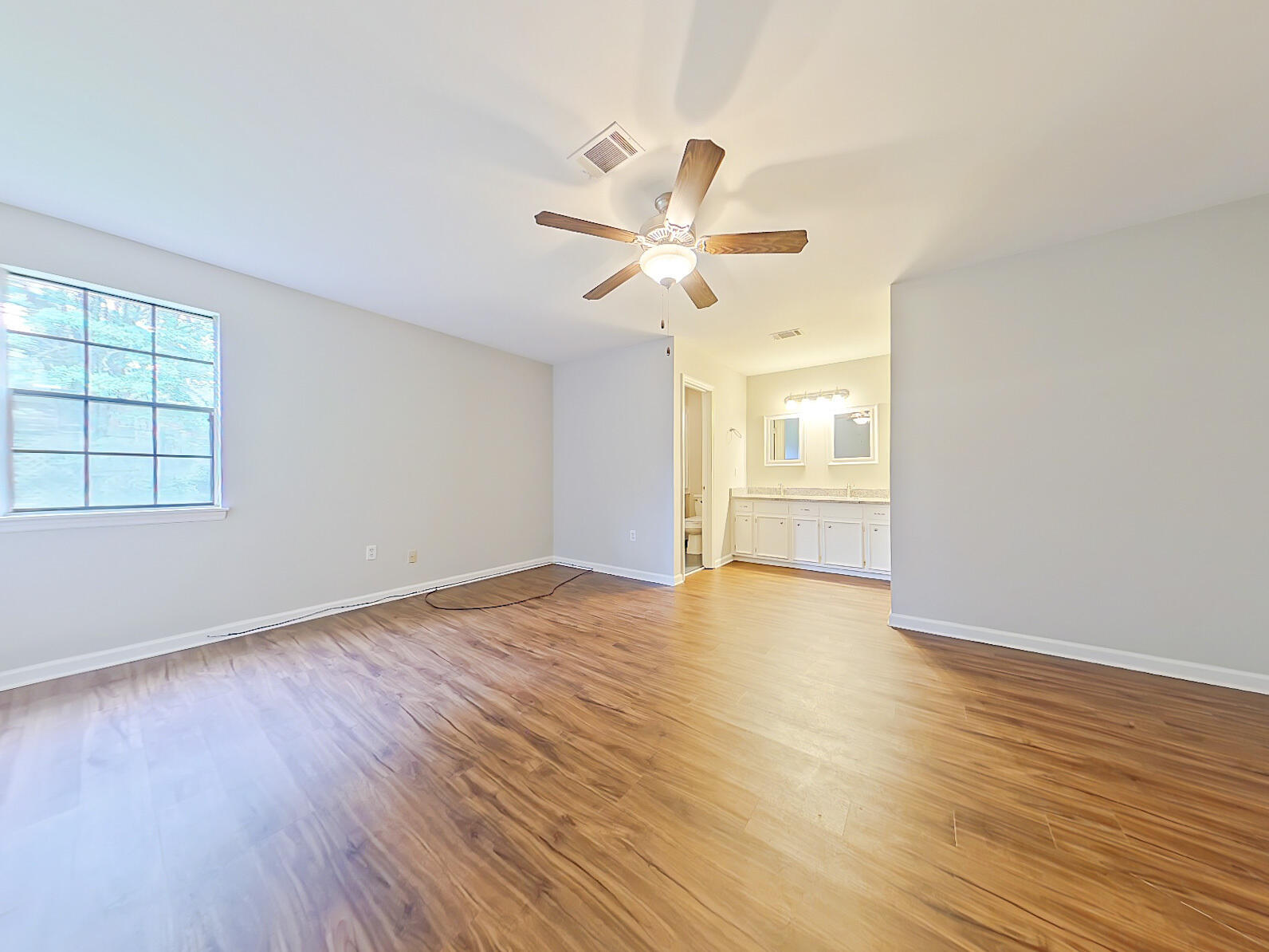 850 Brookfield Parkway Property Photo 10