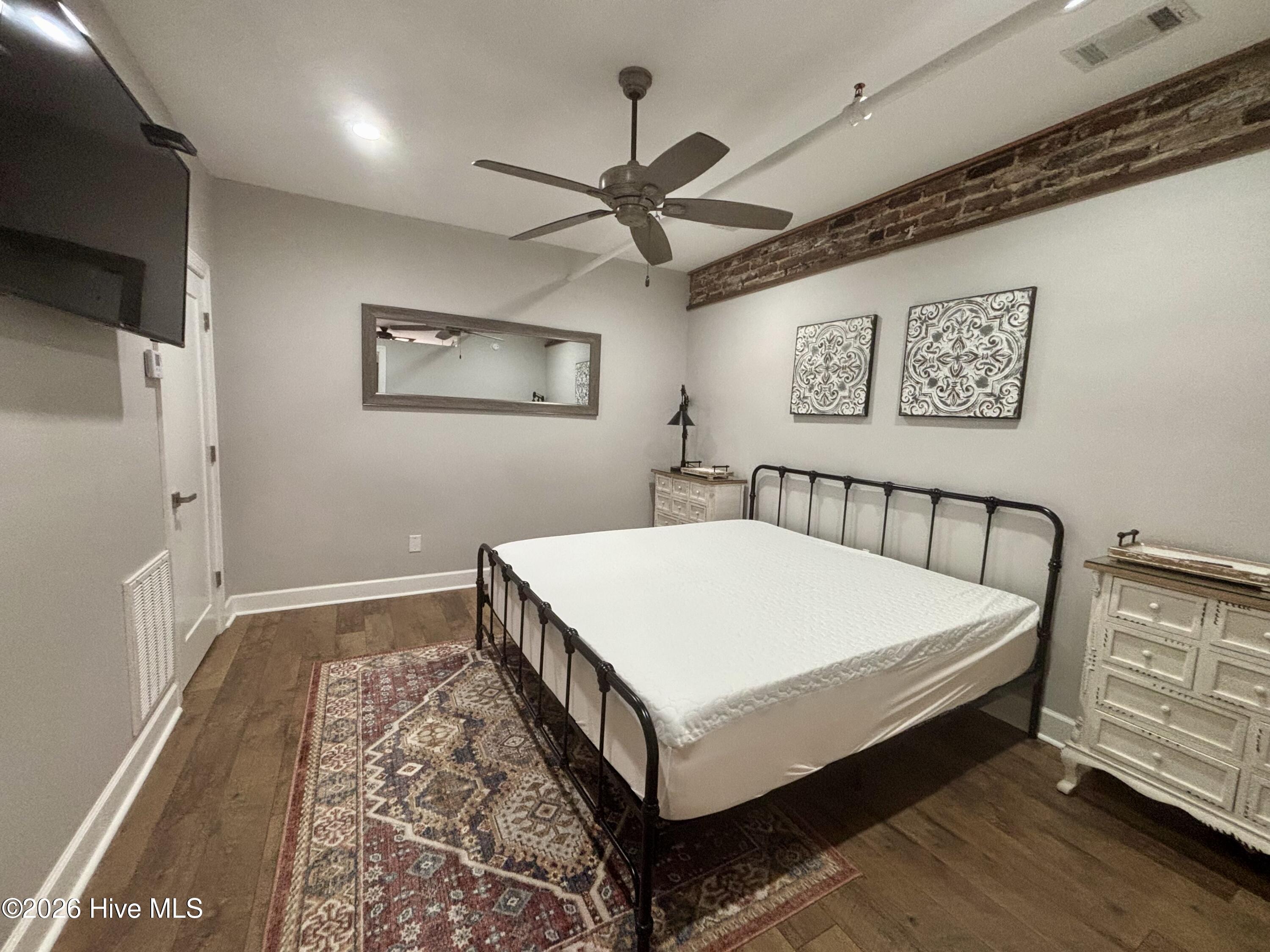 1118 Broad Street B Property Photo 2
