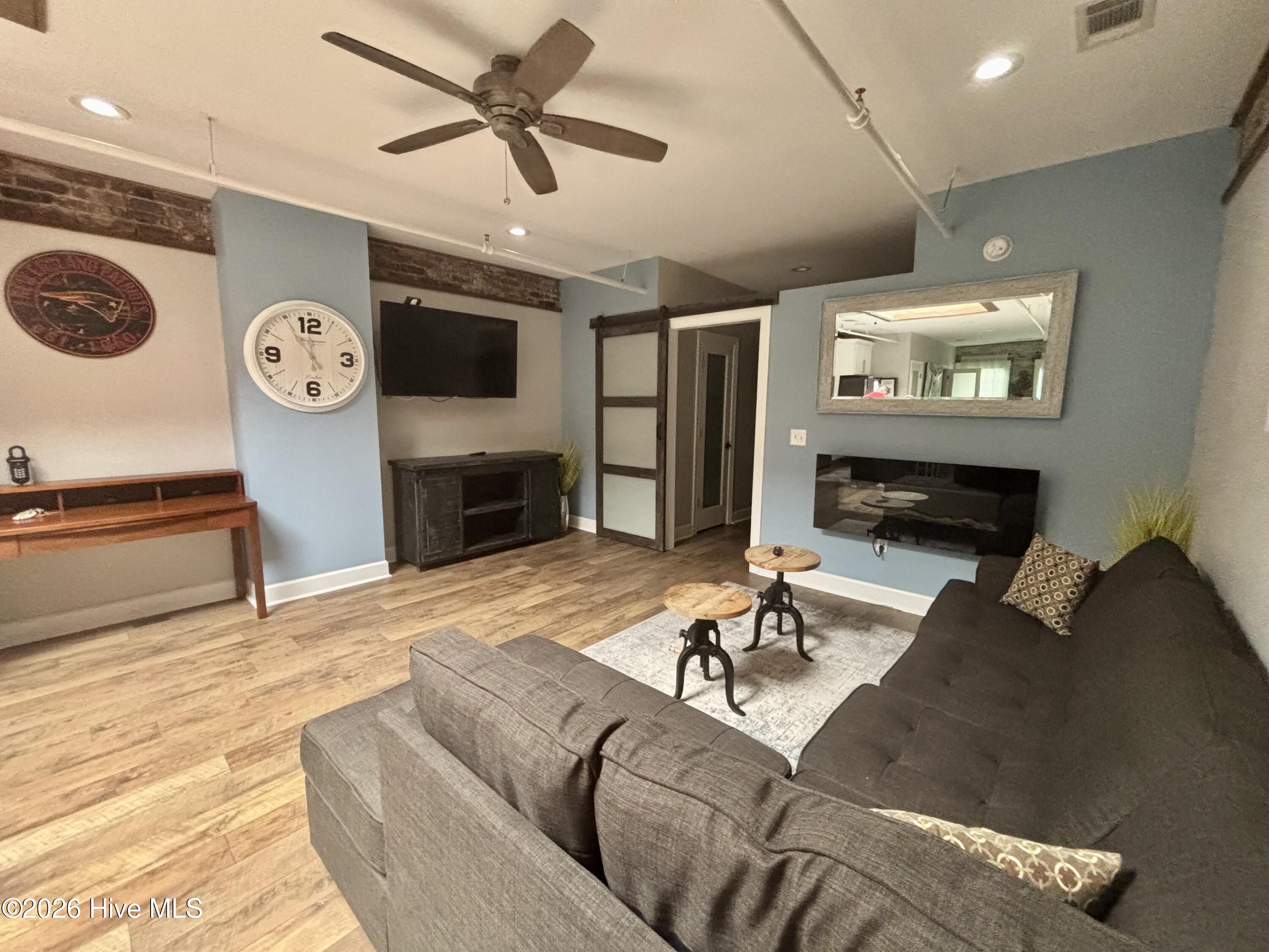 1118 Broad Street B Property Photo 7