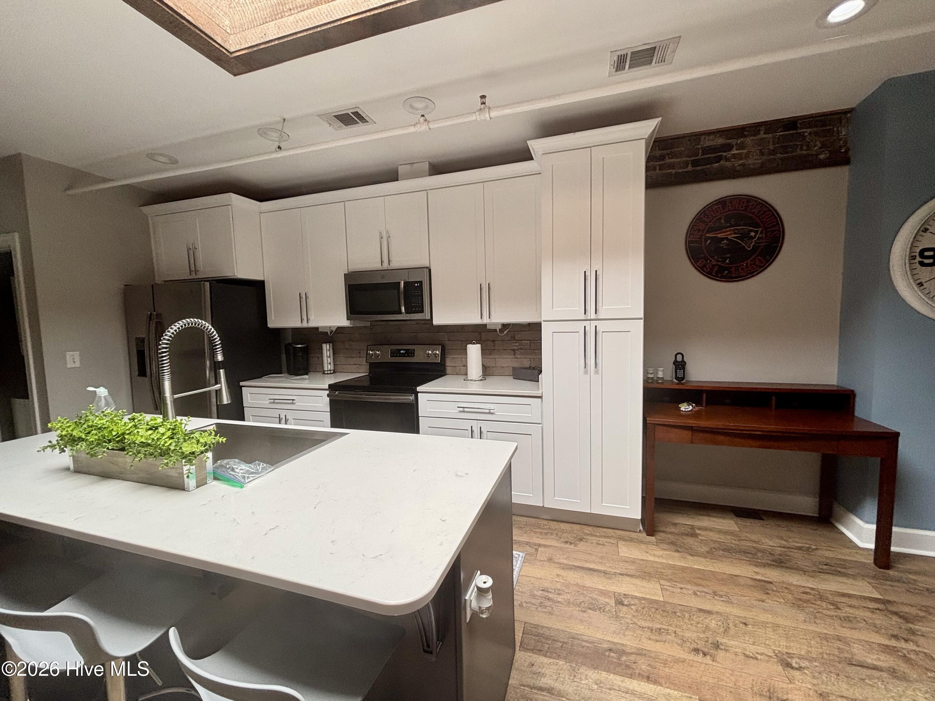 1118 Broad Street B Property Photo 13