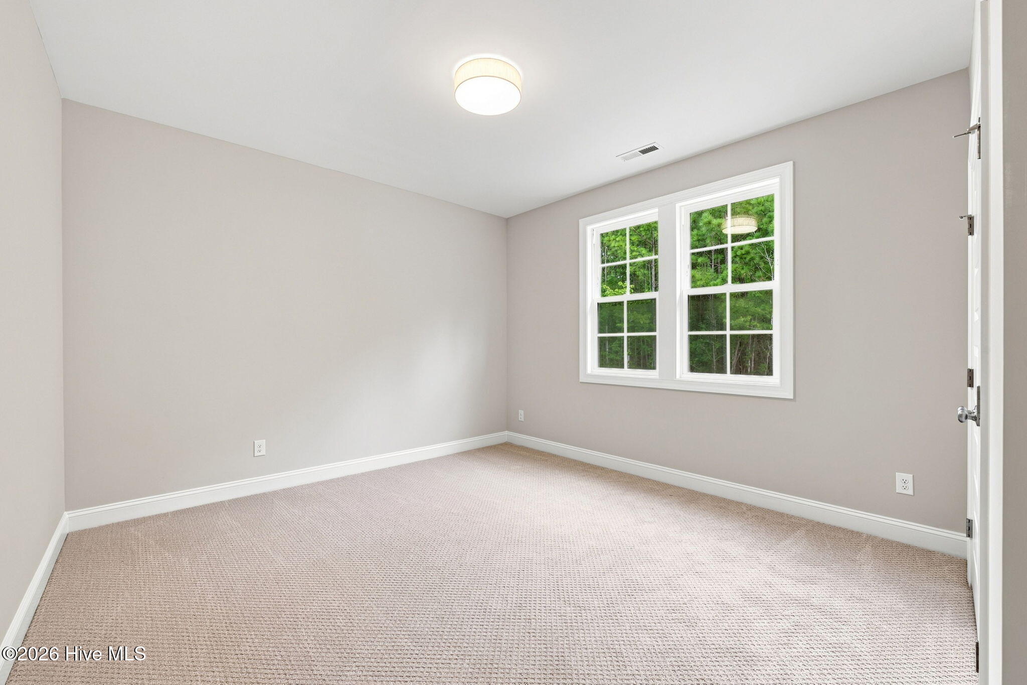 2010 Brighton Drive Property Photo 6