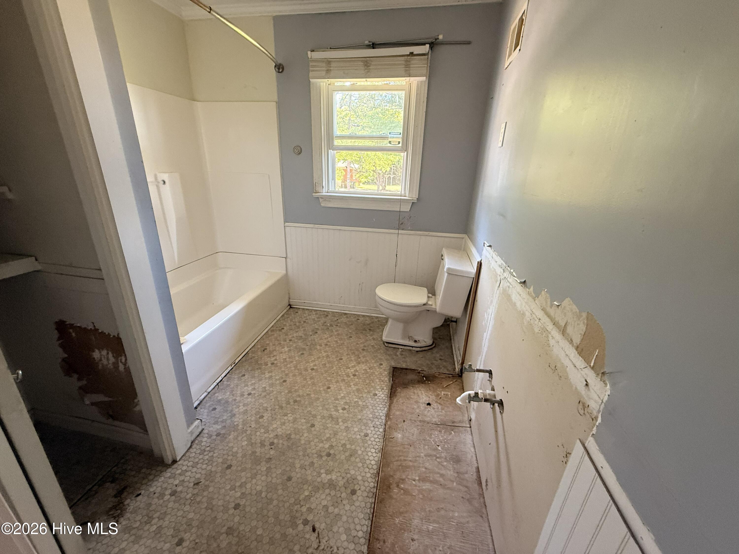 408 State Street Property Photo 7